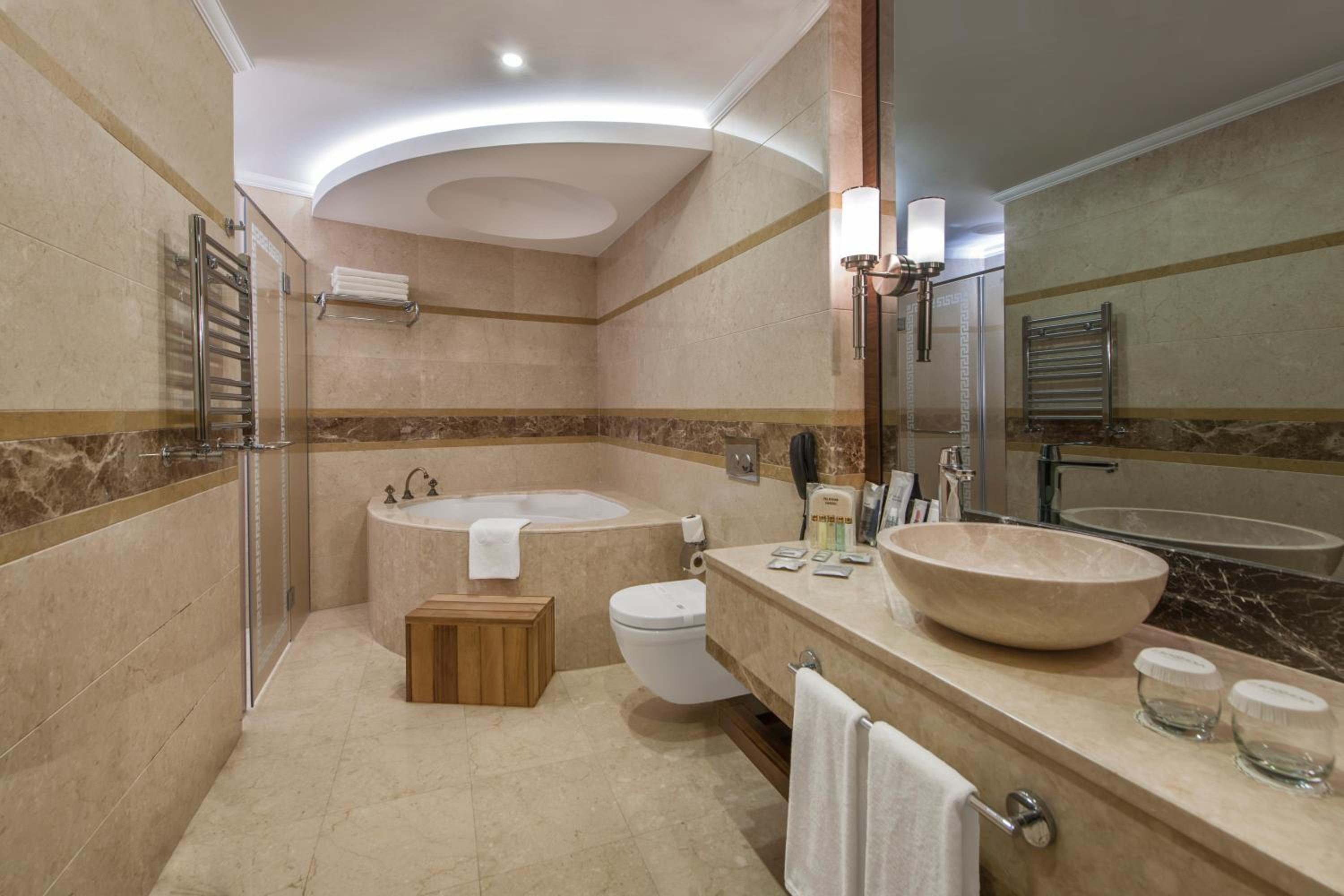 Corner Suite photo 2