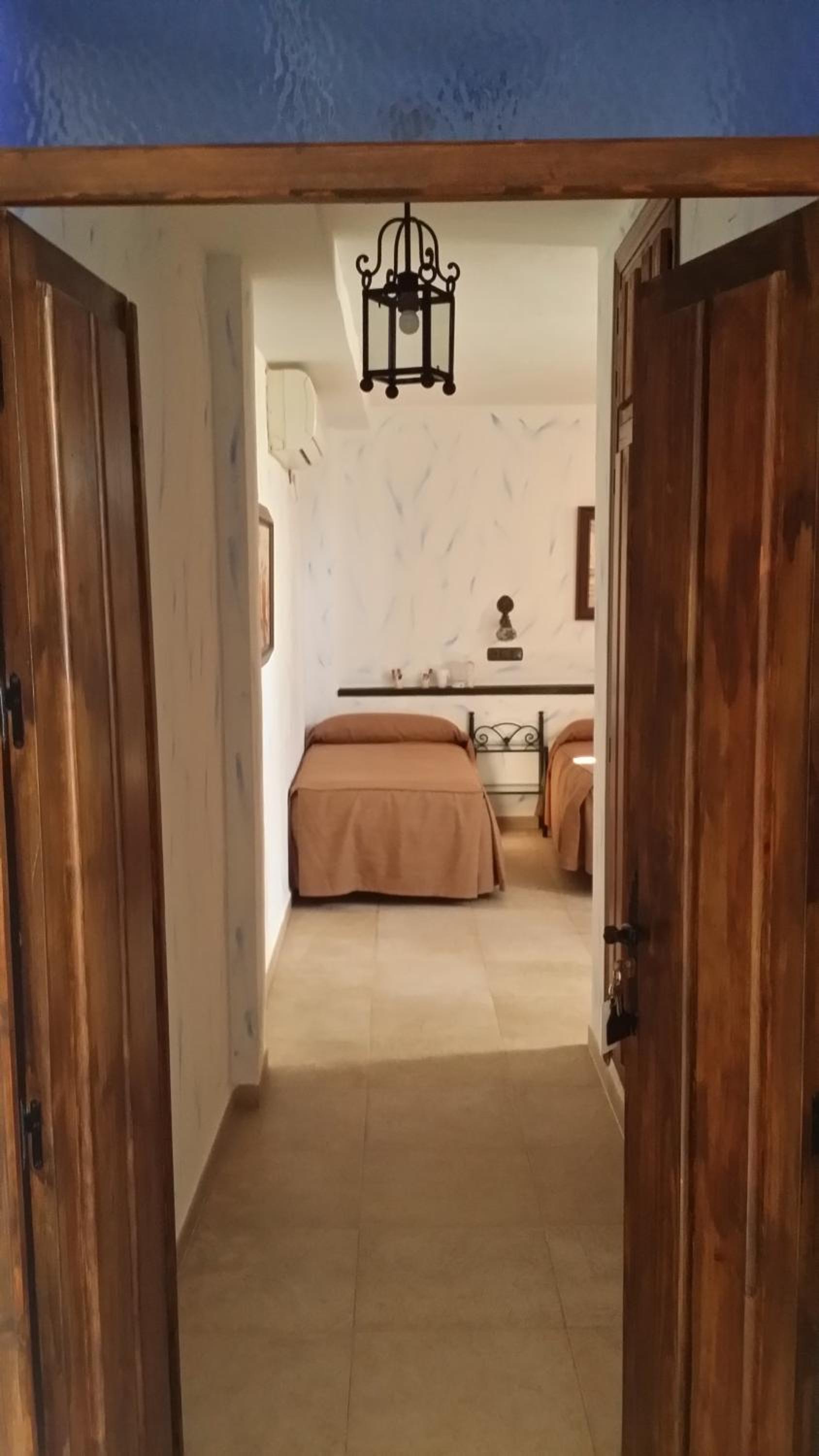 Standard Triple Room - Photo 11