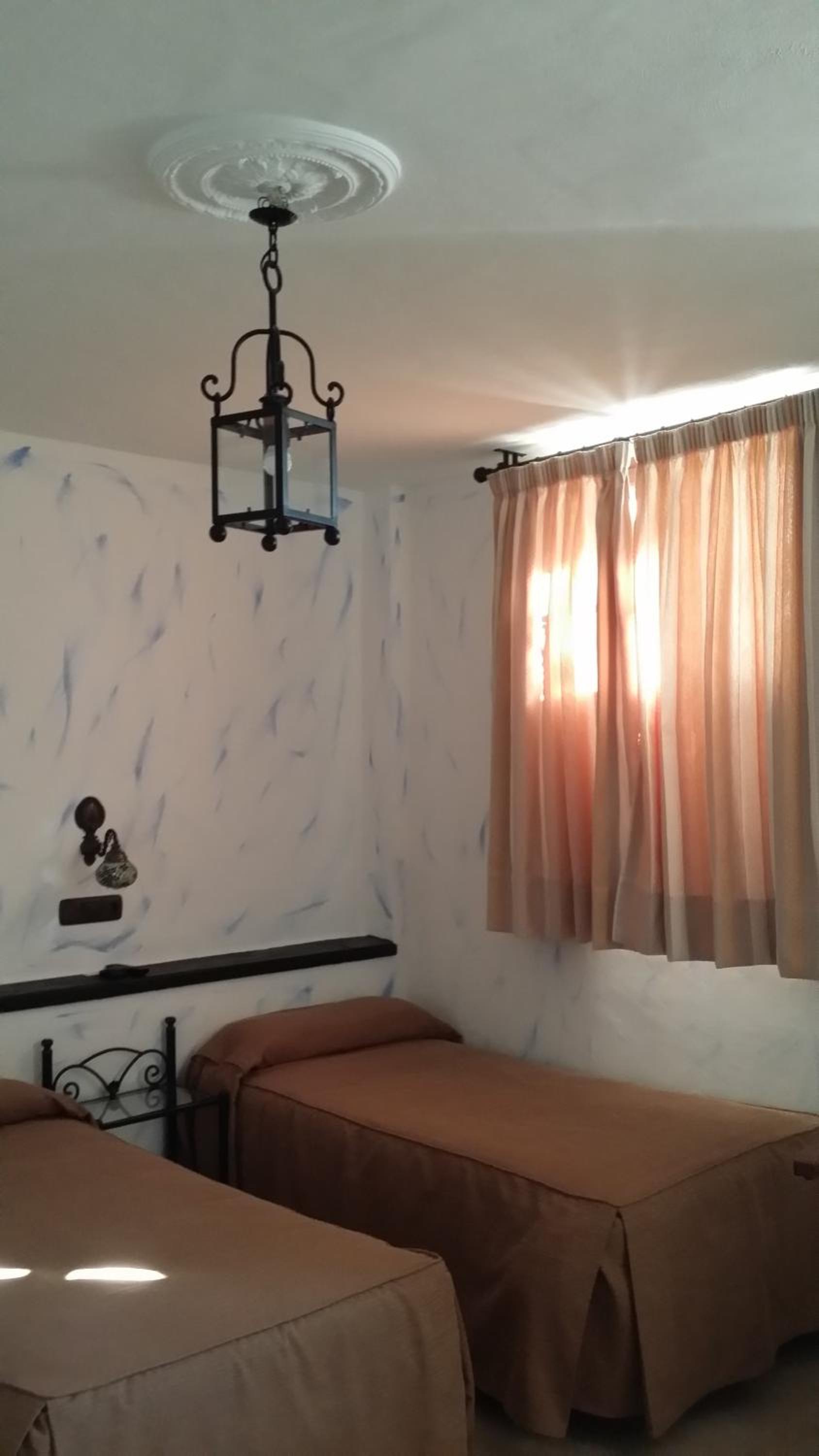 Standard Triple Room - Photo 9