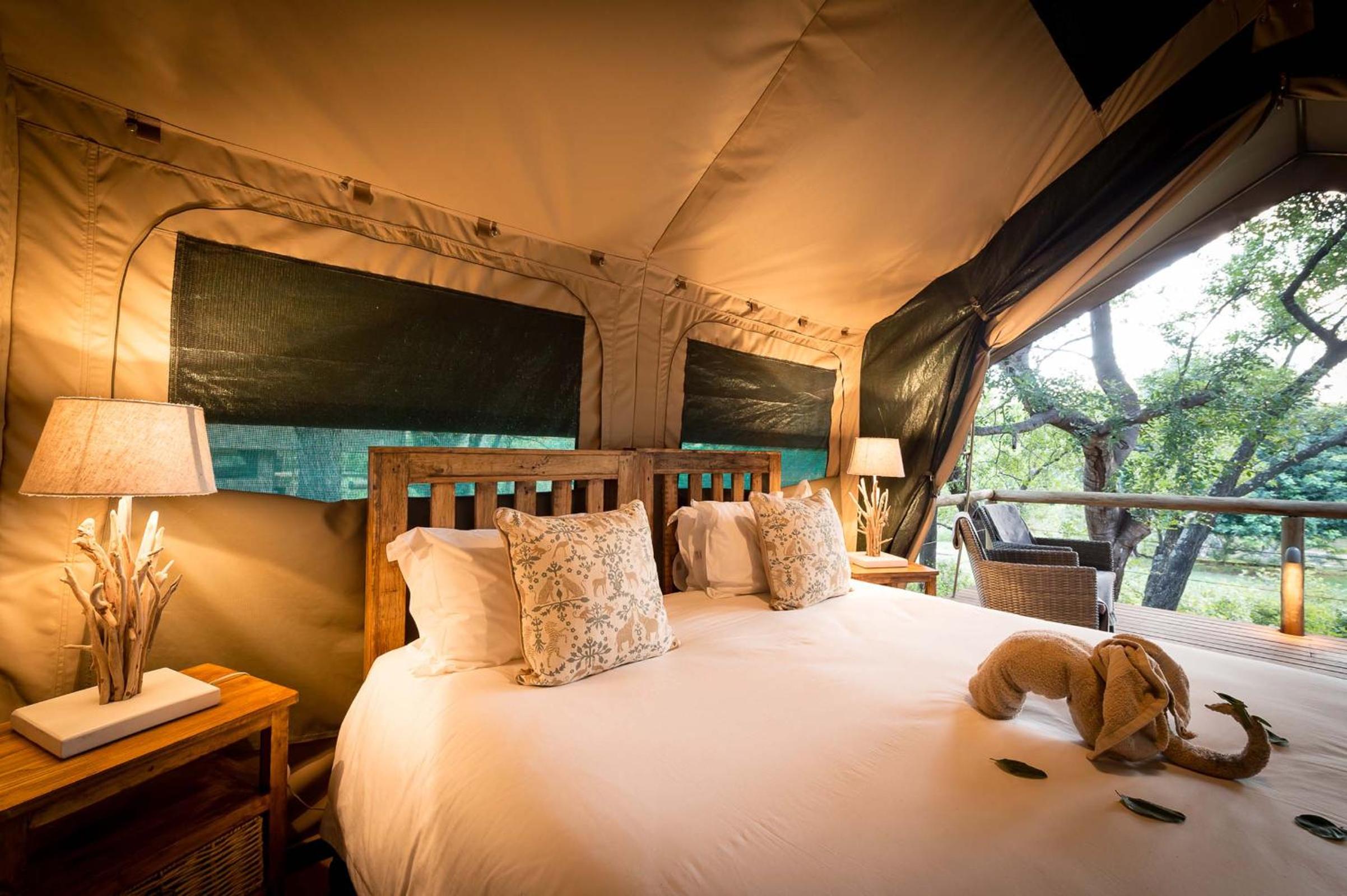 Luxury Safari Tent with River View photo 2