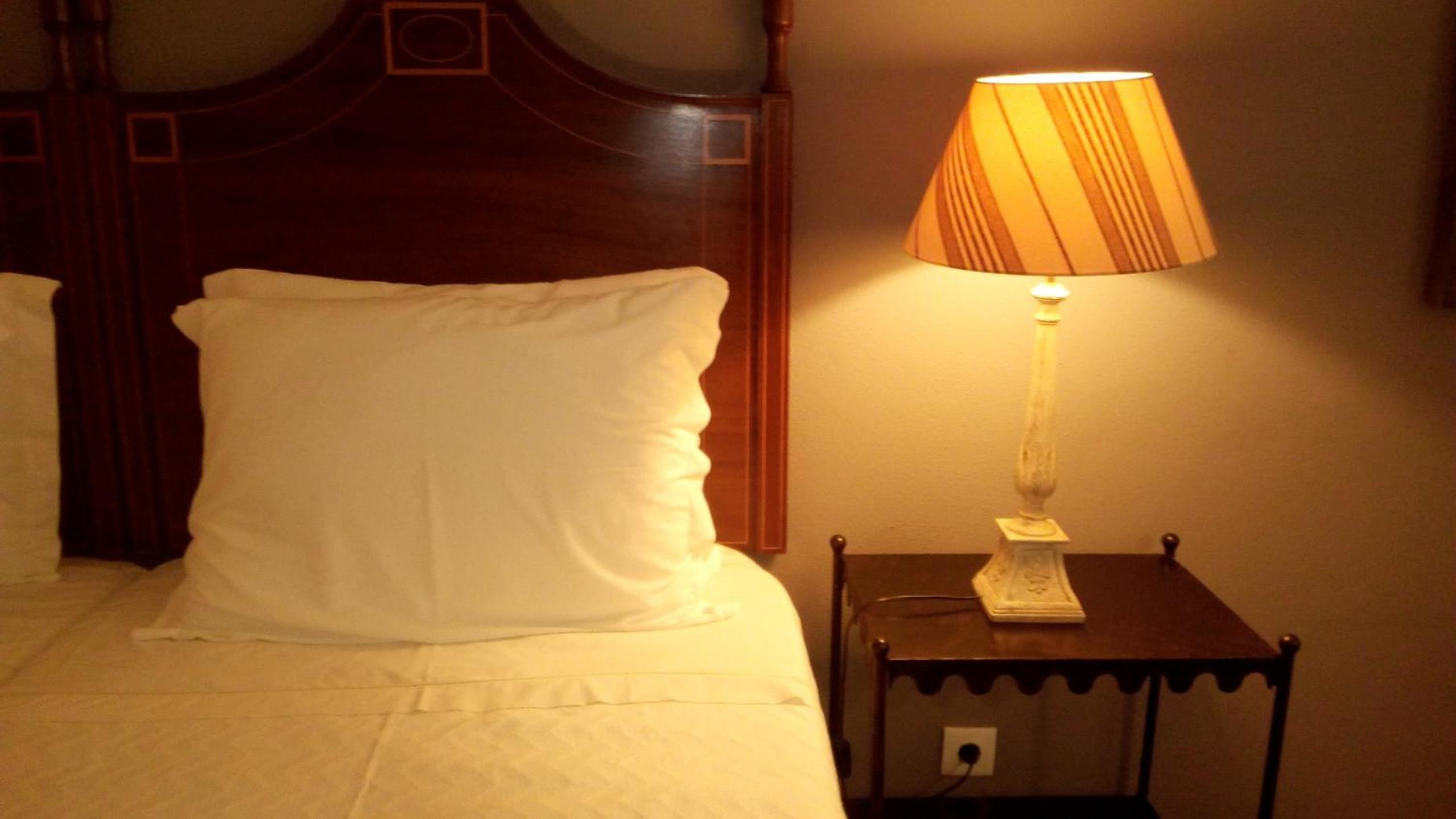 Twin Room with Private Bathroom - Photo 12