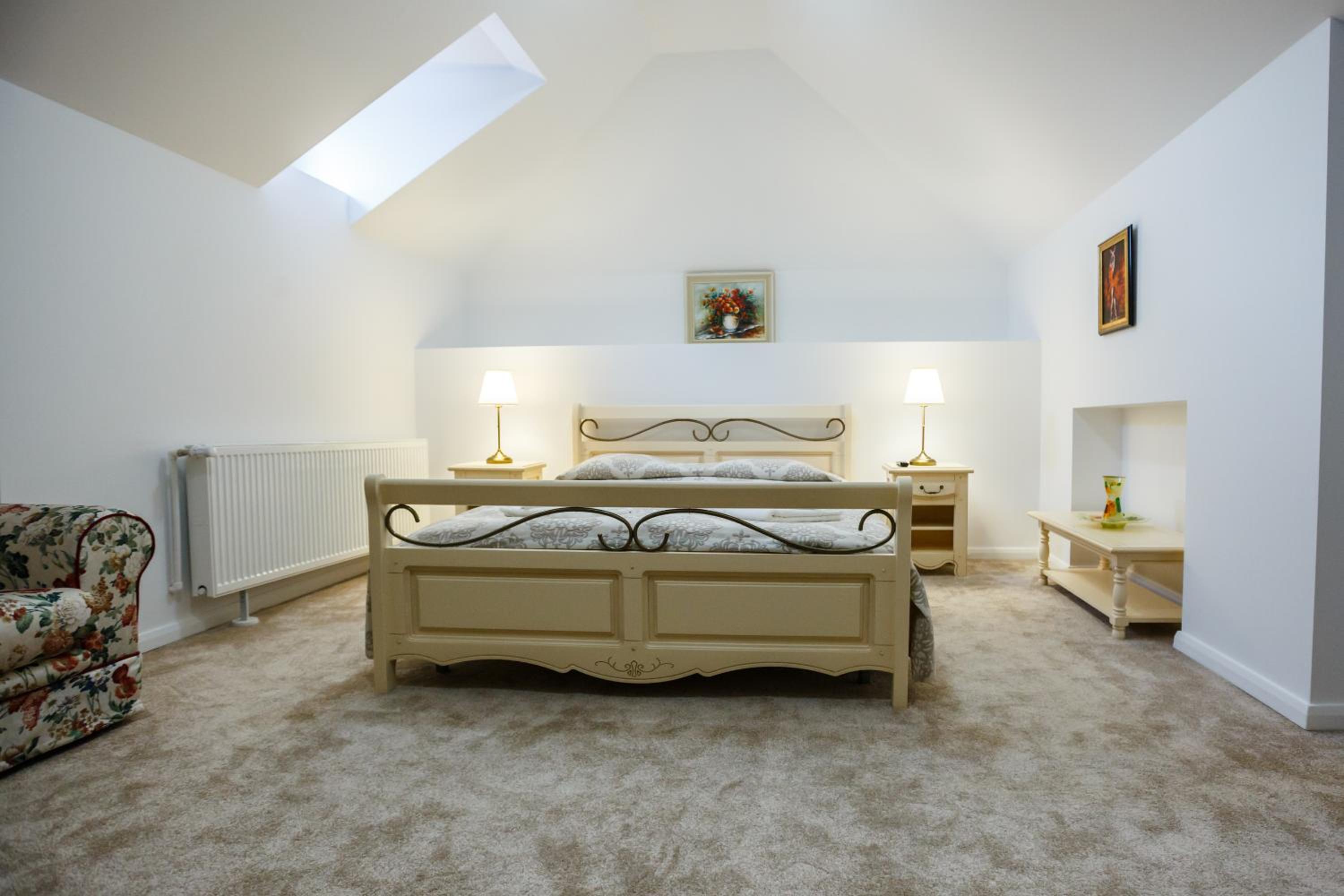 Double Room - Photo 6