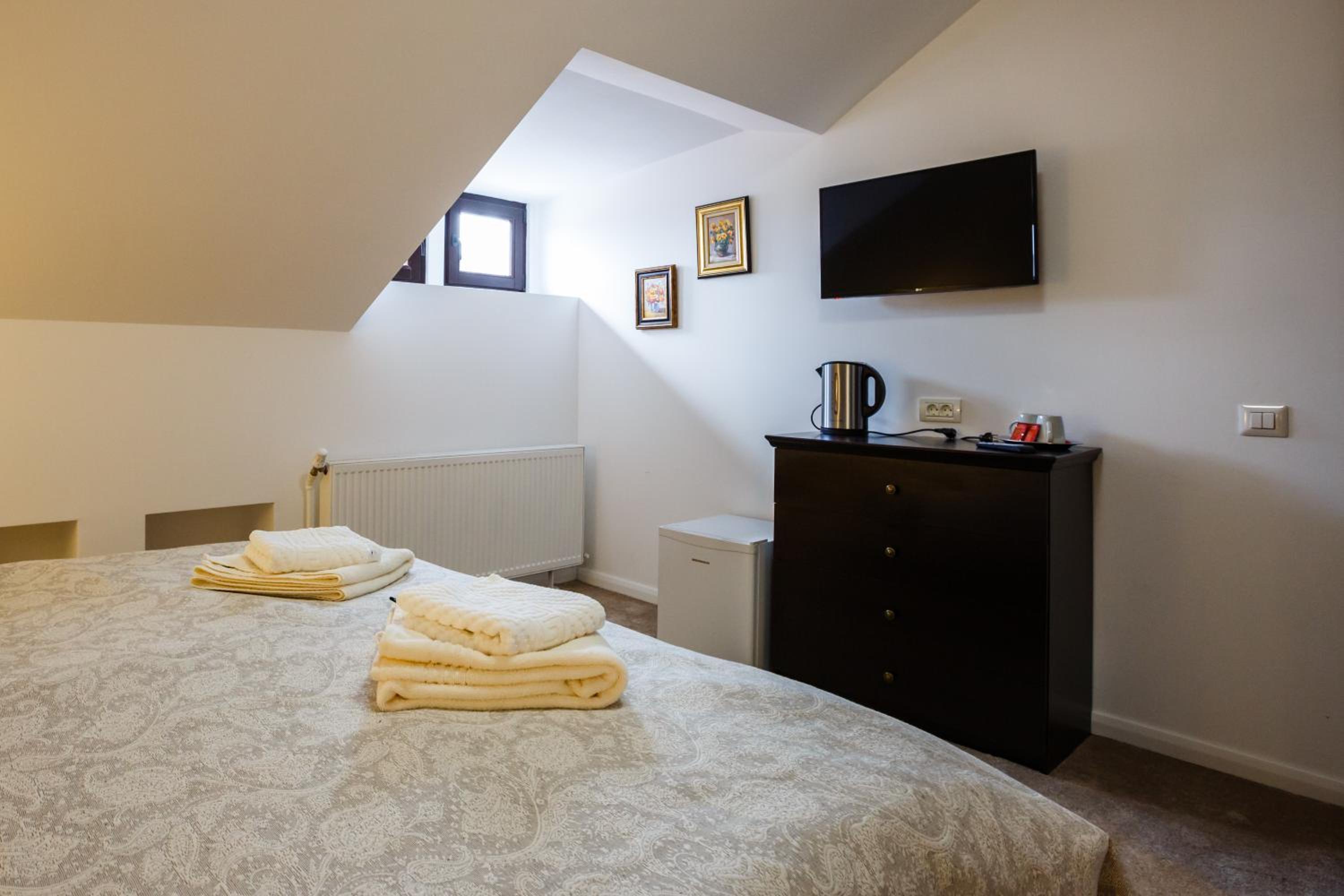 Double Room - Photo 2