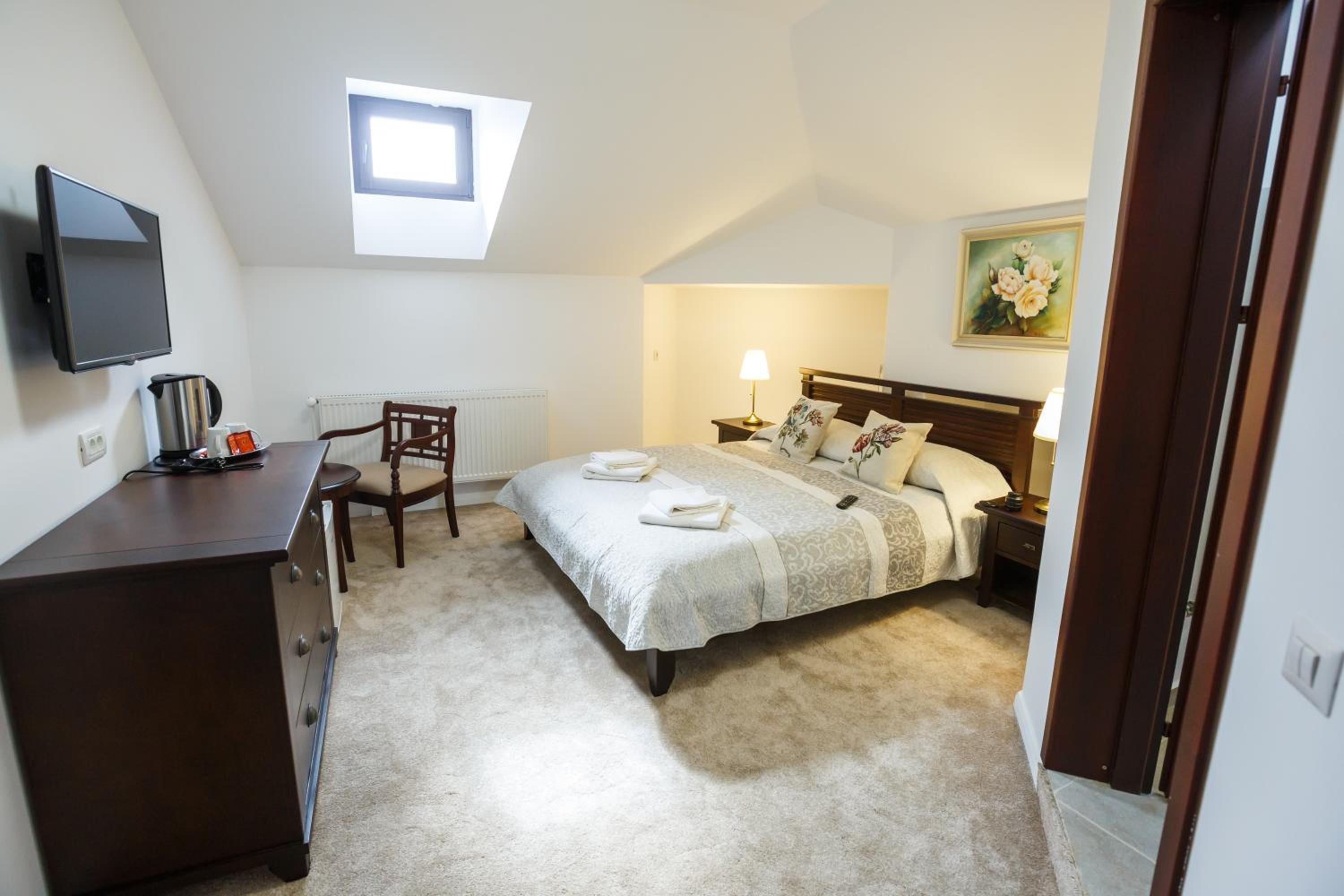 Double Room - Photo 4