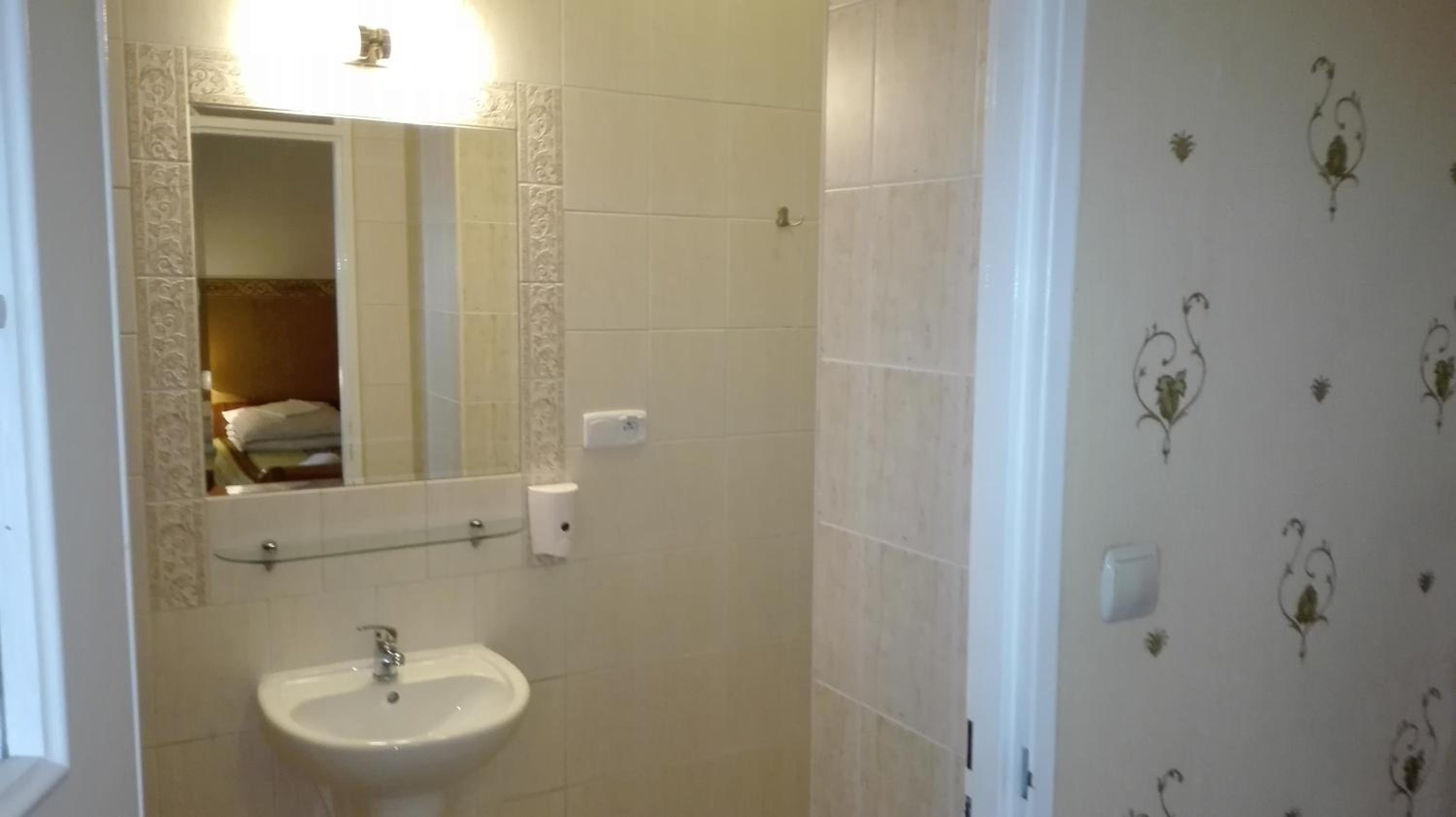 Quadruple Room with Bathroom photo 2