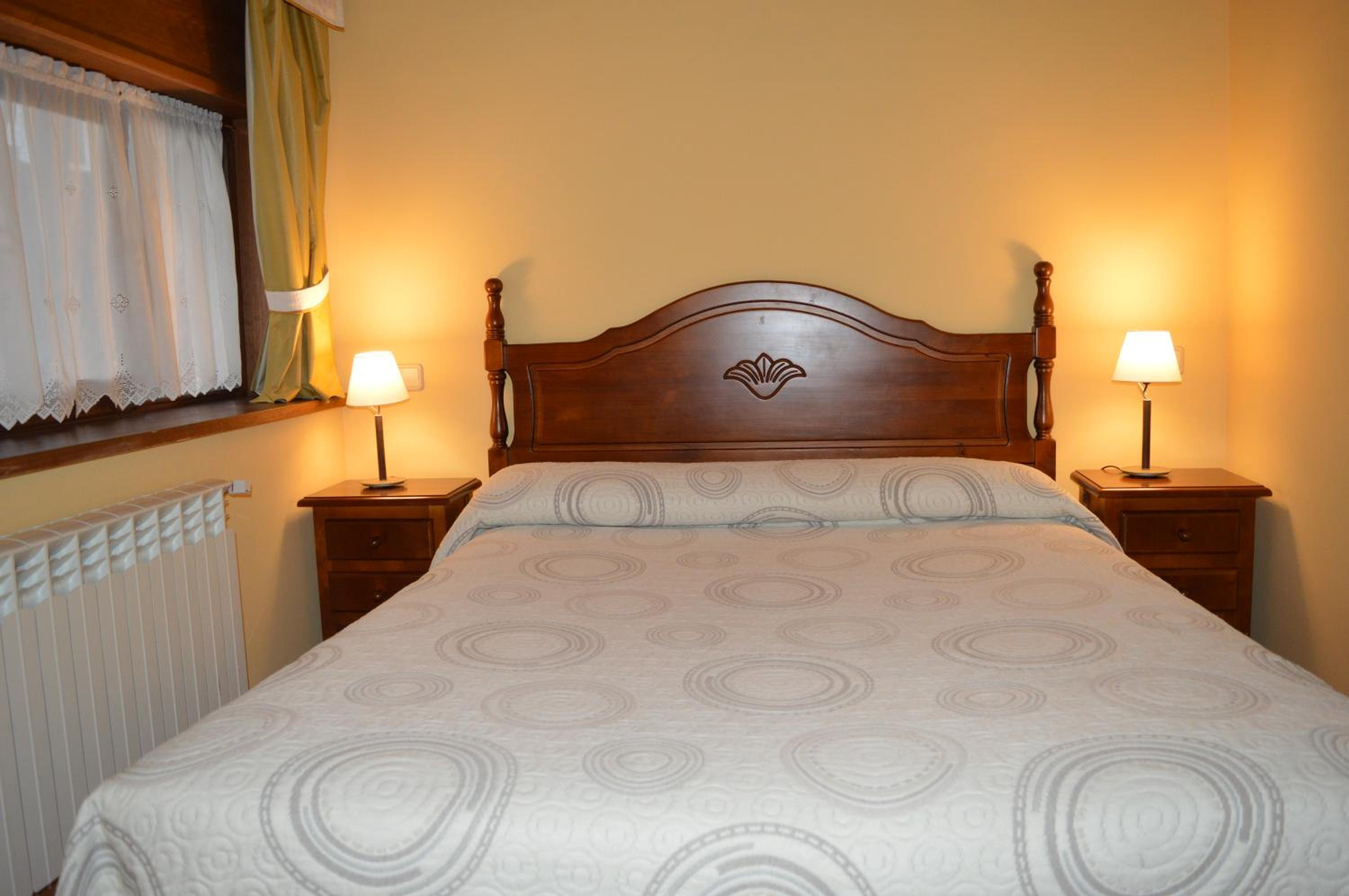 Double or Twin Room - Photo 4