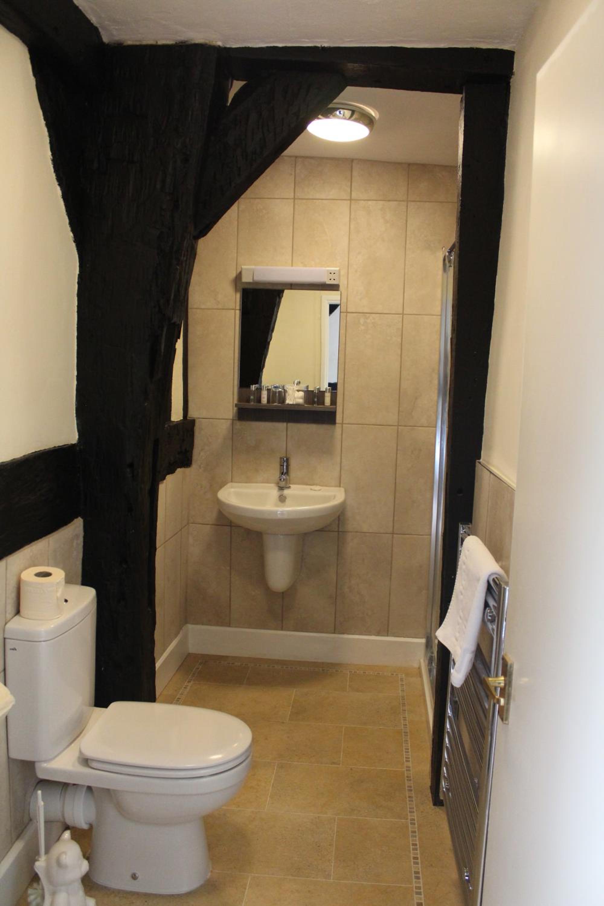 Deluxe Double Room with Shower - Photo 6