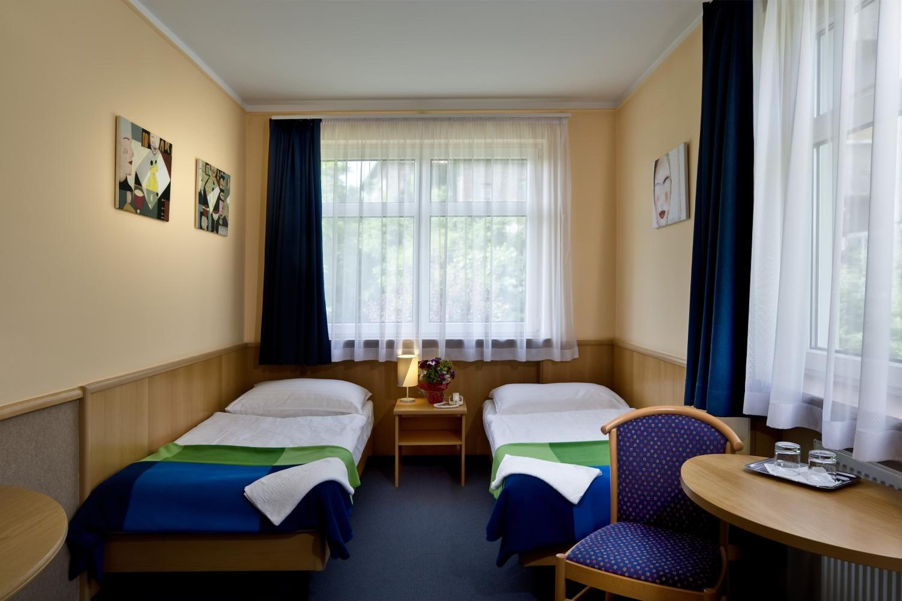 Twin Room - Photo 6