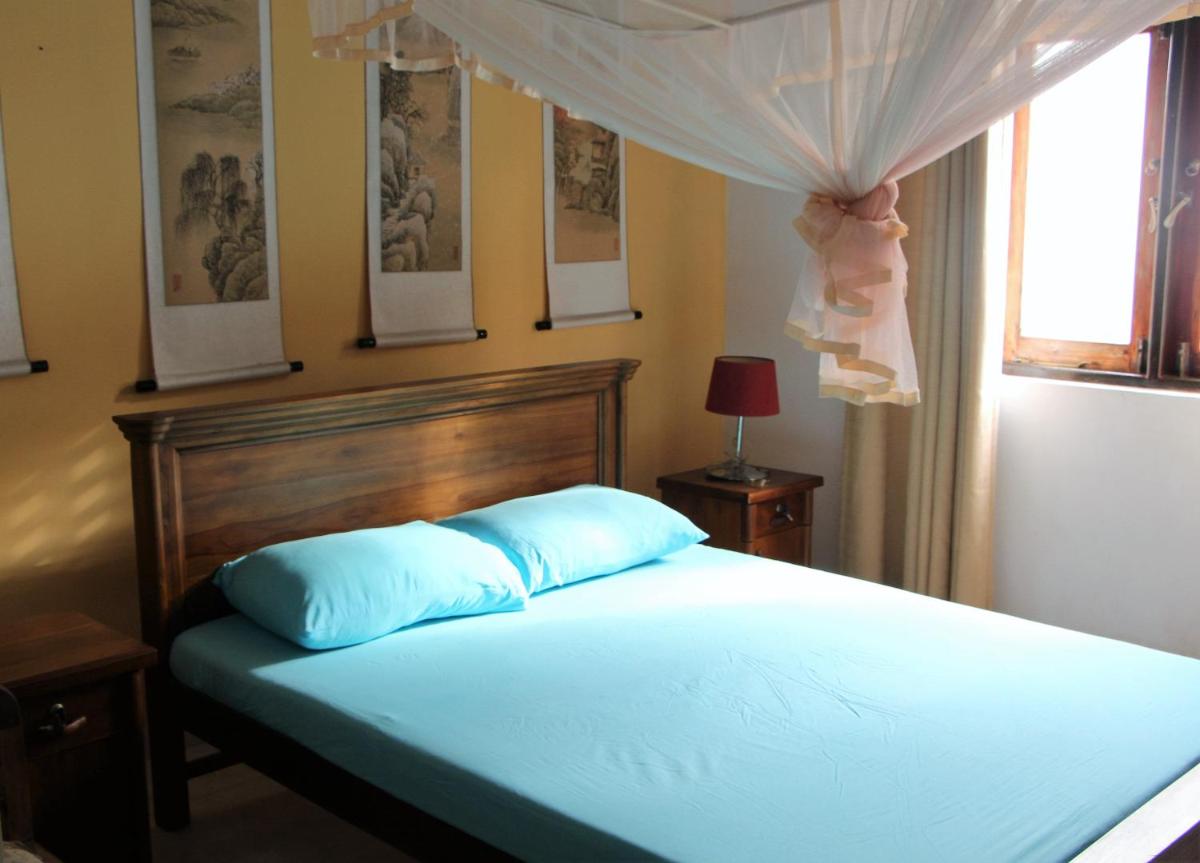 Double Room with Shared Bathroom photo 3