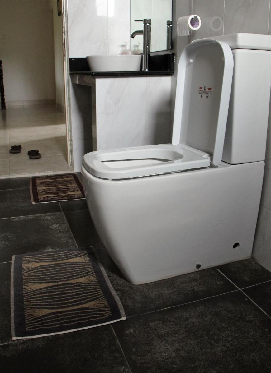 Double Room with Shared Bathroom photo 2