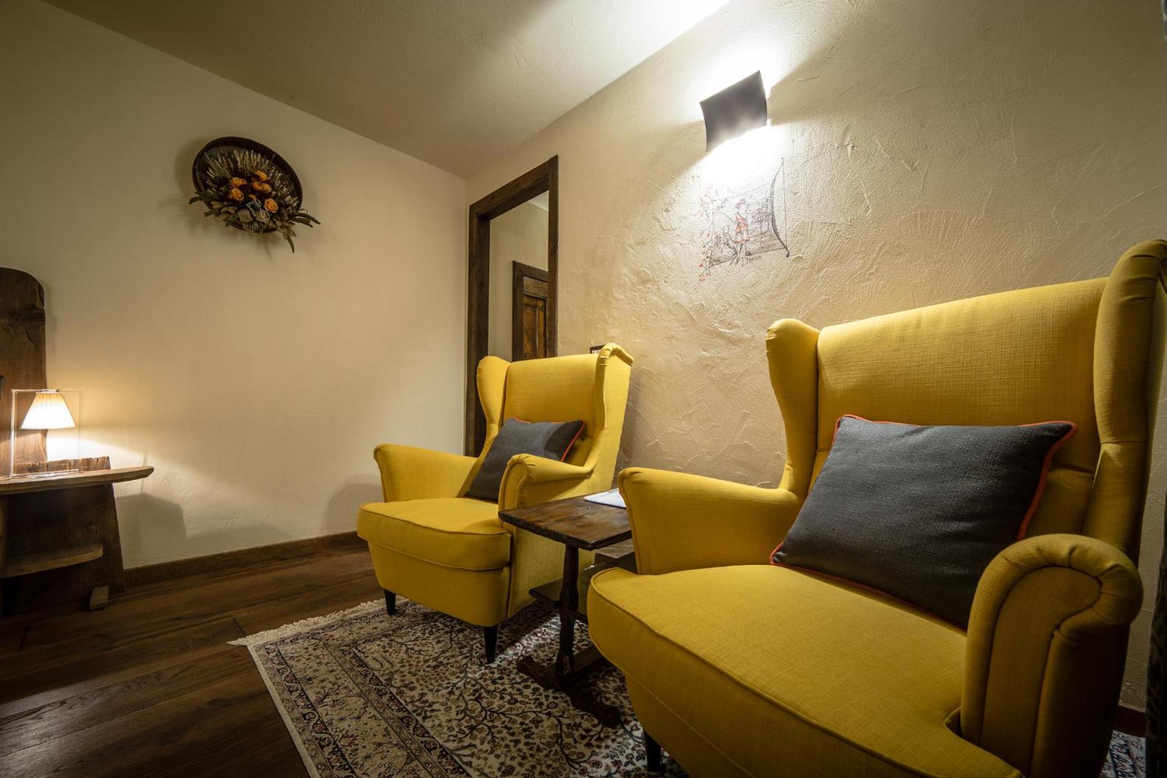 Suite - Photo 10