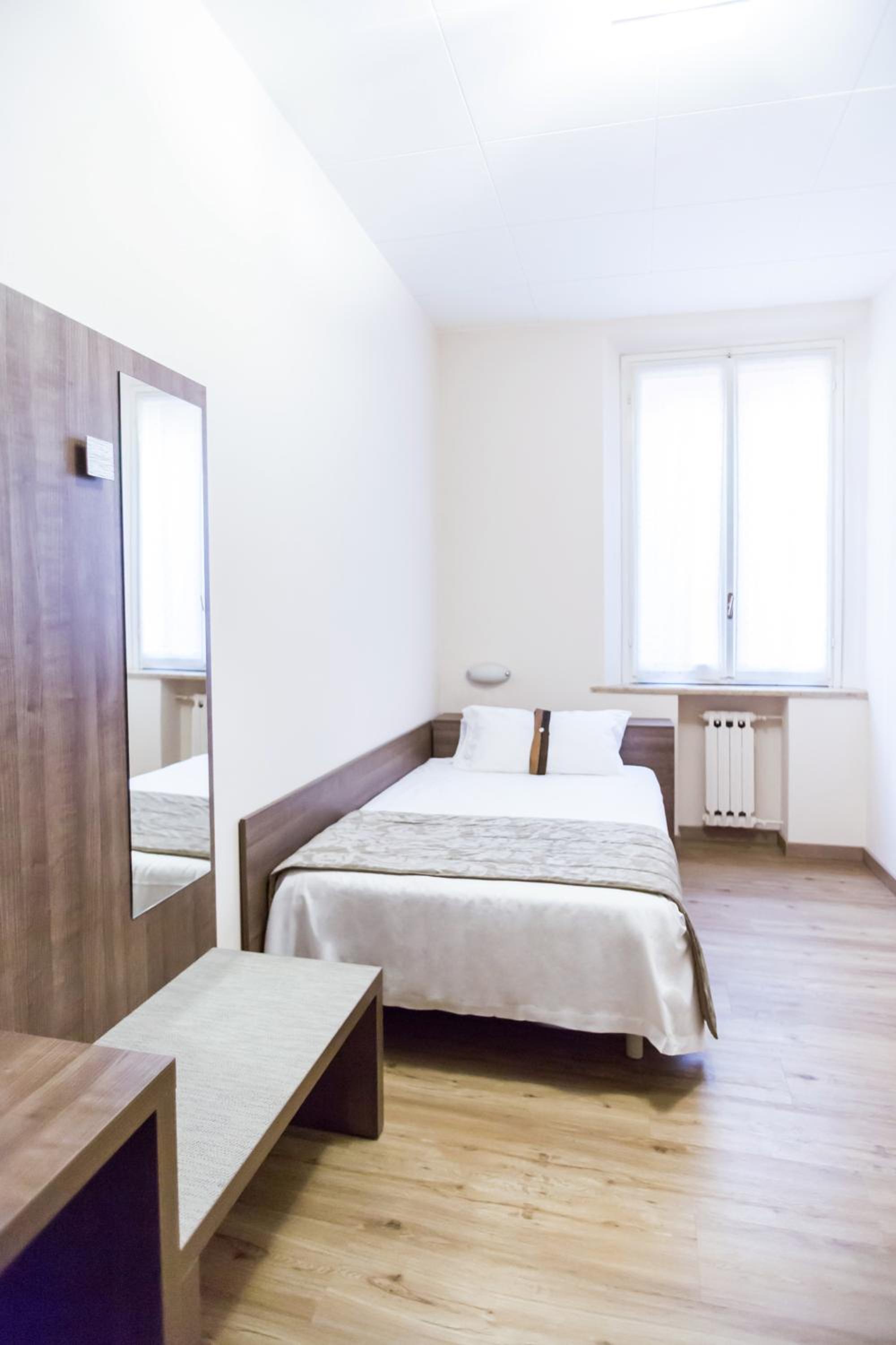 Single Room - Non-Smoking photo 1