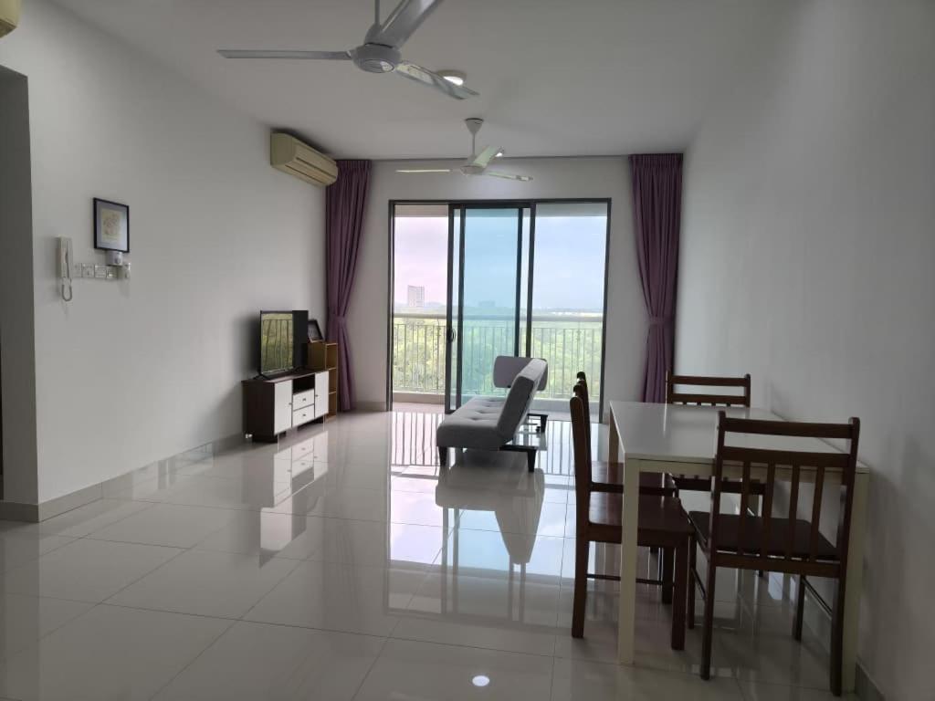 Family Two-Bedroom Apartment with View photo 1
