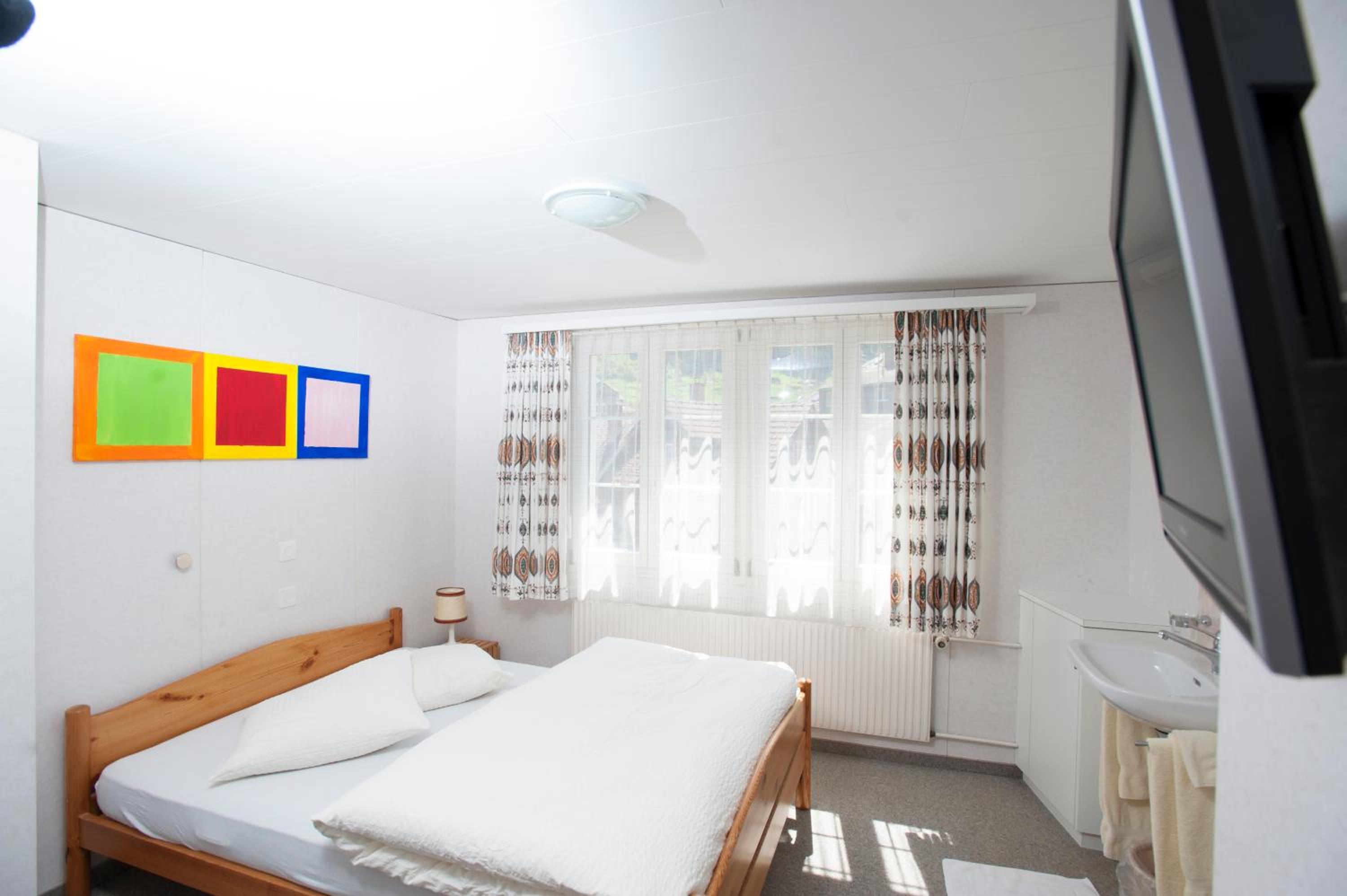 Double Room with Shared Bathroom photo 3