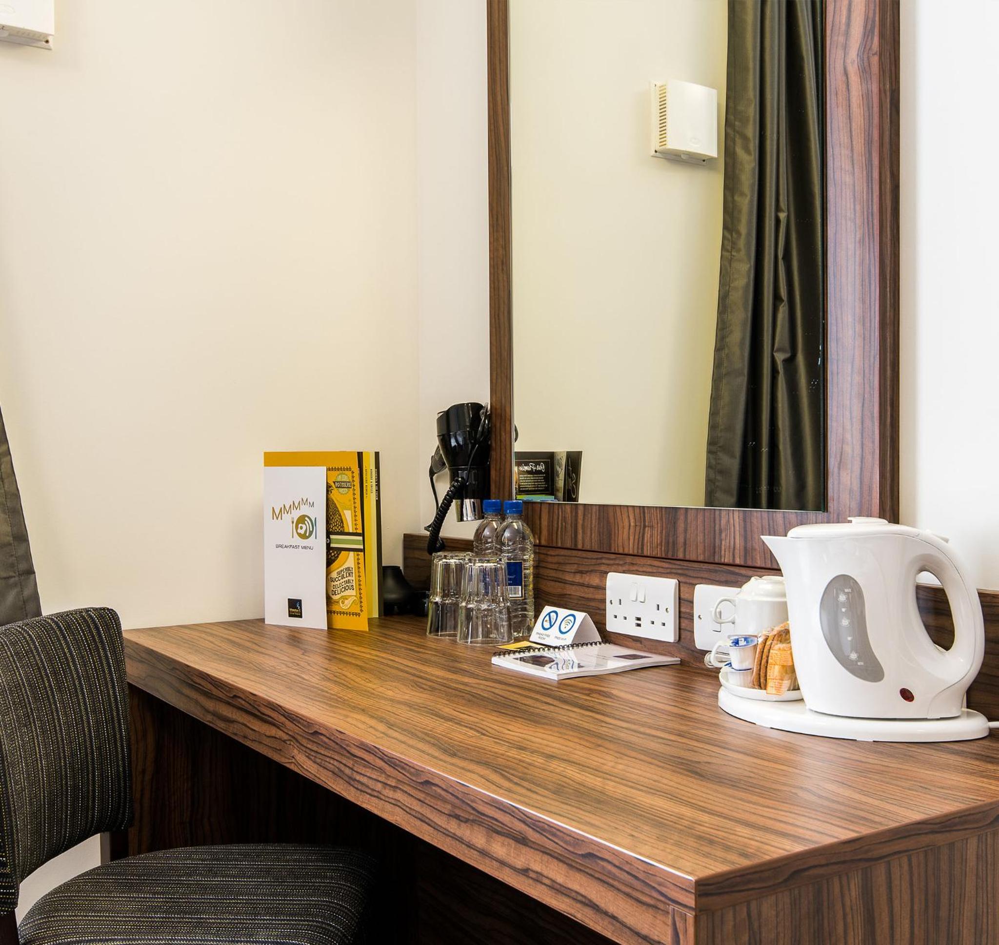 Twin Room - Disability Access photo 3