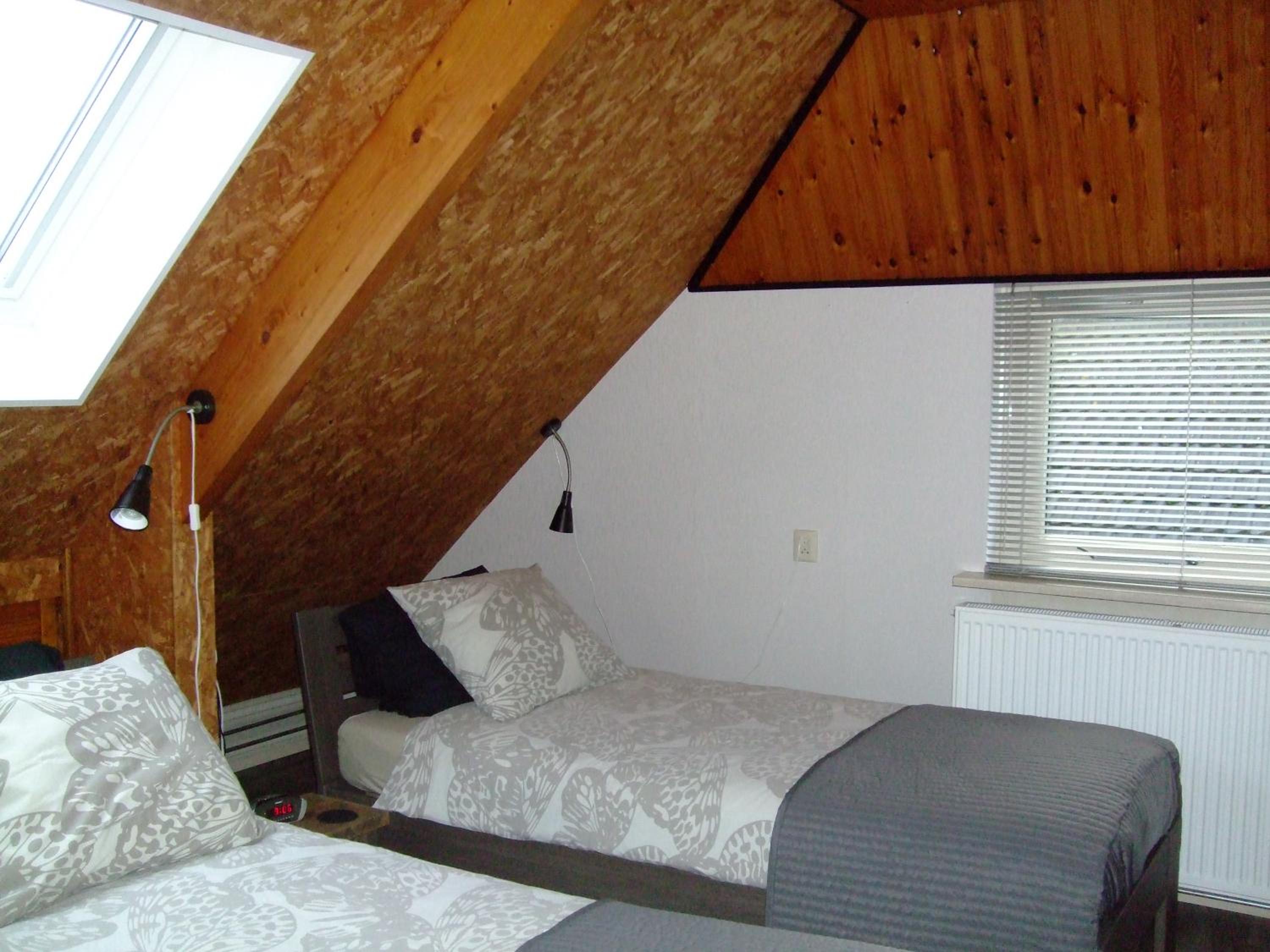 Twin Room with Shared Bathroom photo 1