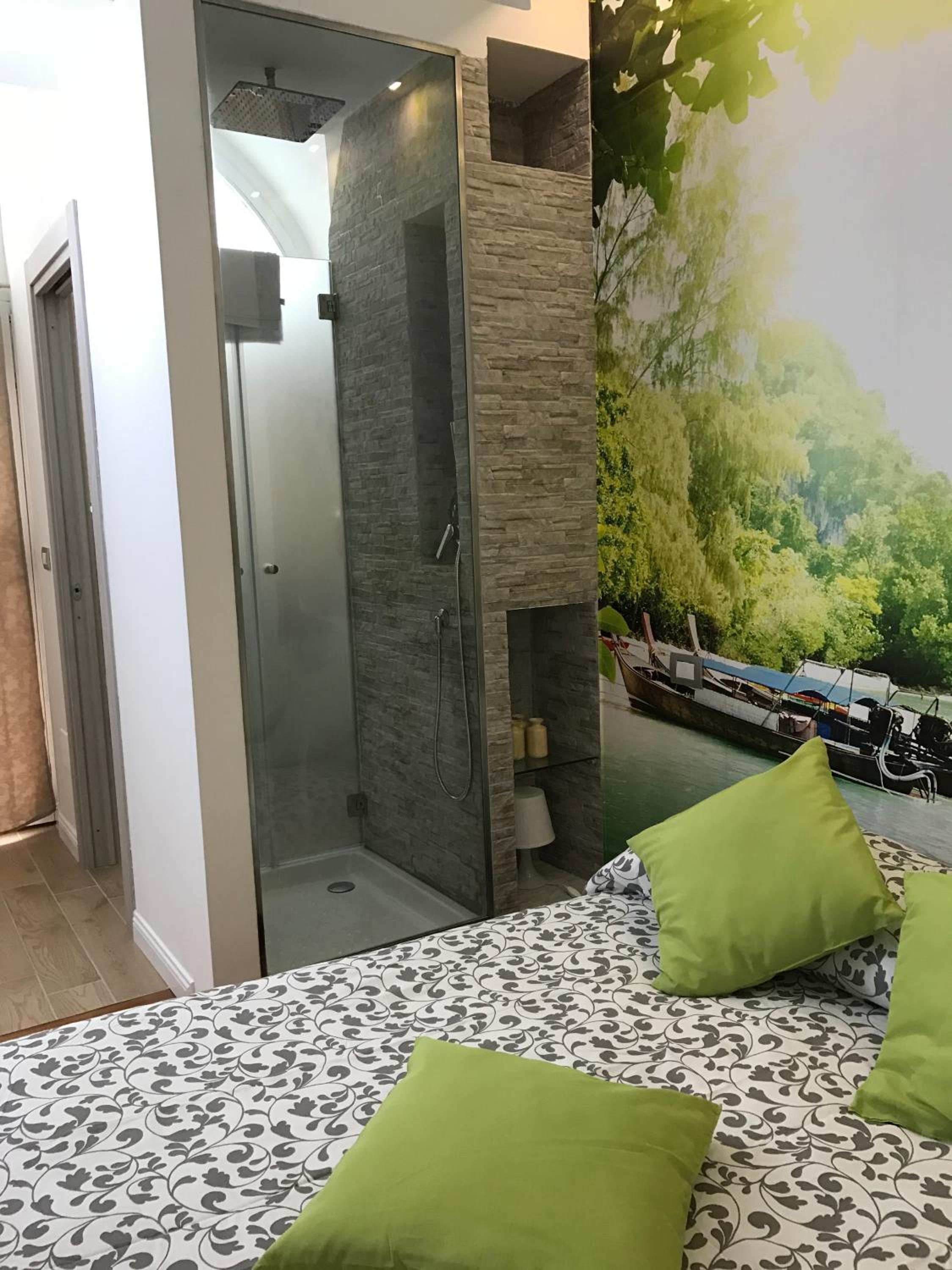 Deluxe Double Room with Balcony - Photo 1