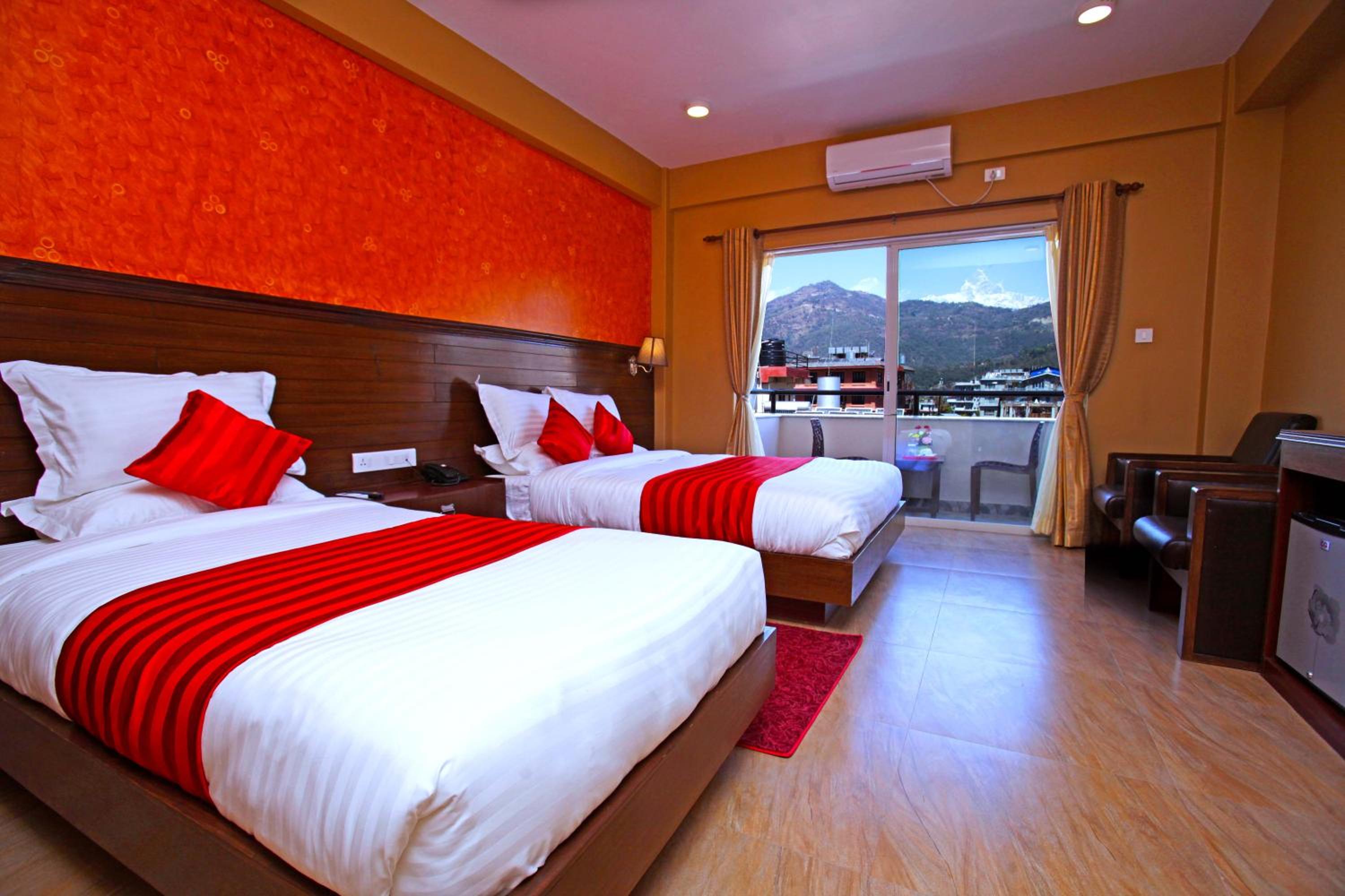 Deluxe Family Room - Photo 1