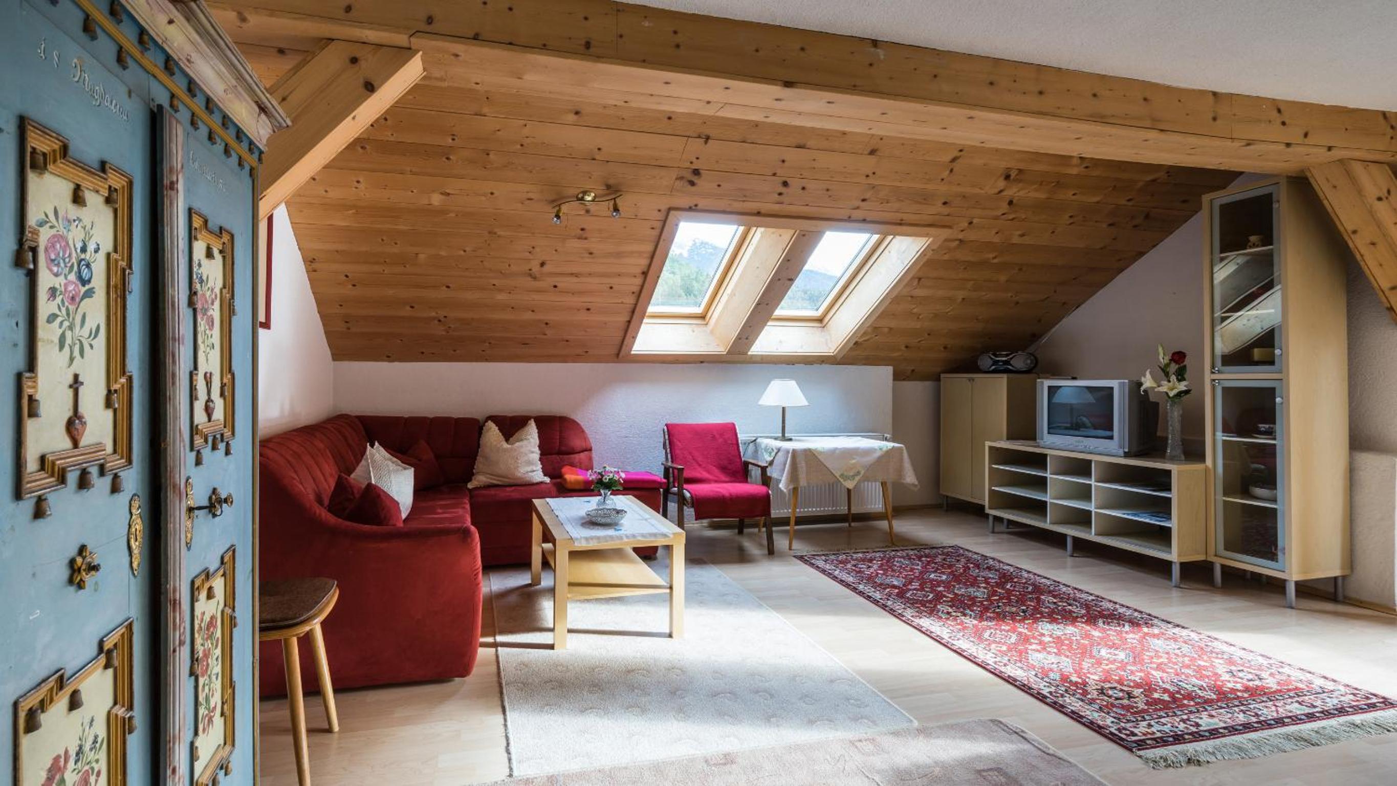 One-Bedroom Apartment with Mountain View photo 2