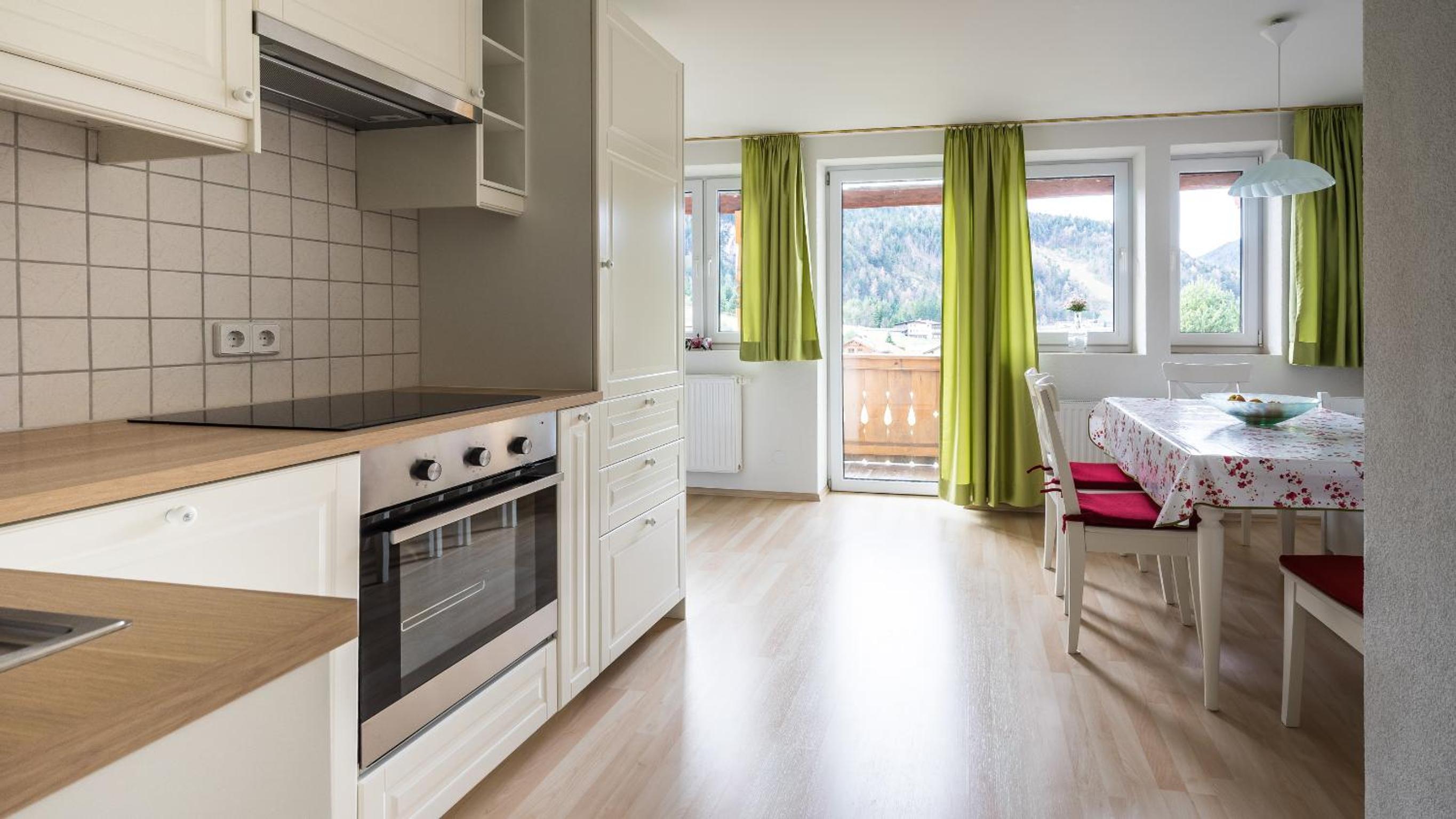 Two-Bedroom Apartment with Balcony photo 3