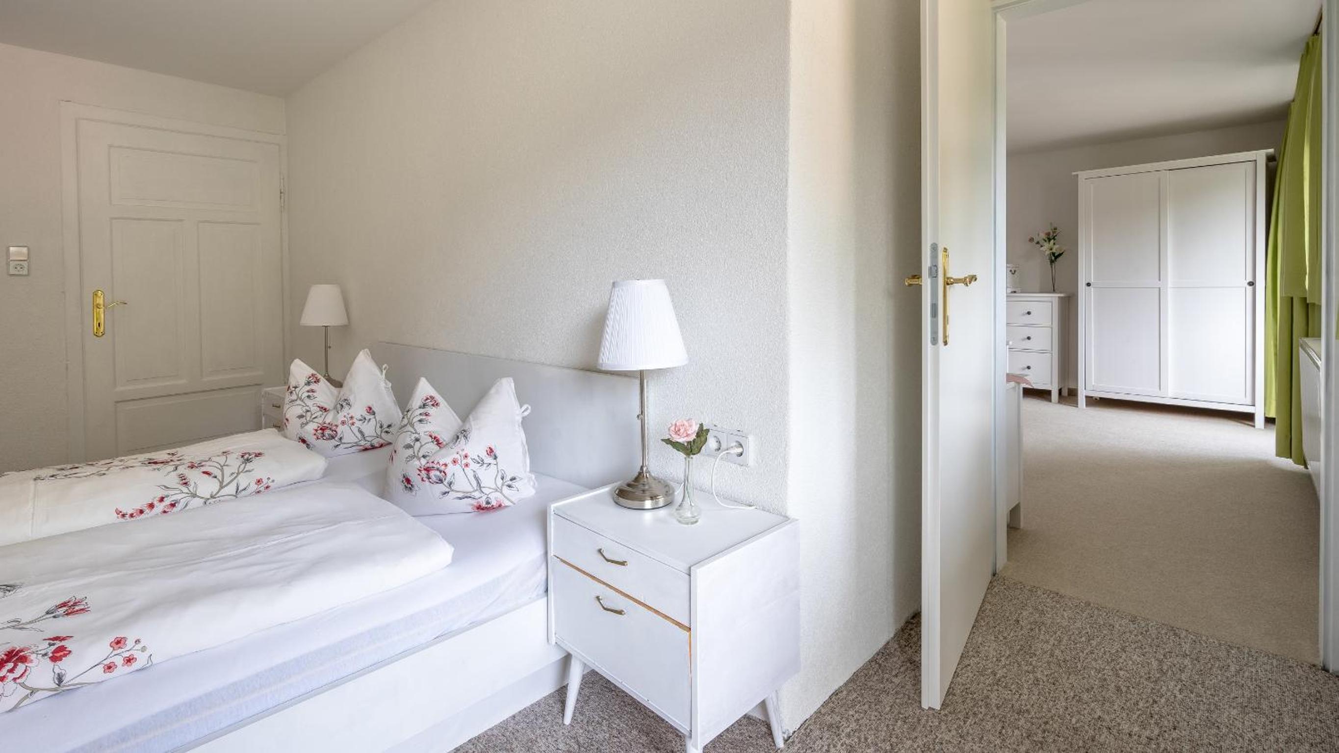 Two-Bedroom Apartment with Balcony photo 2