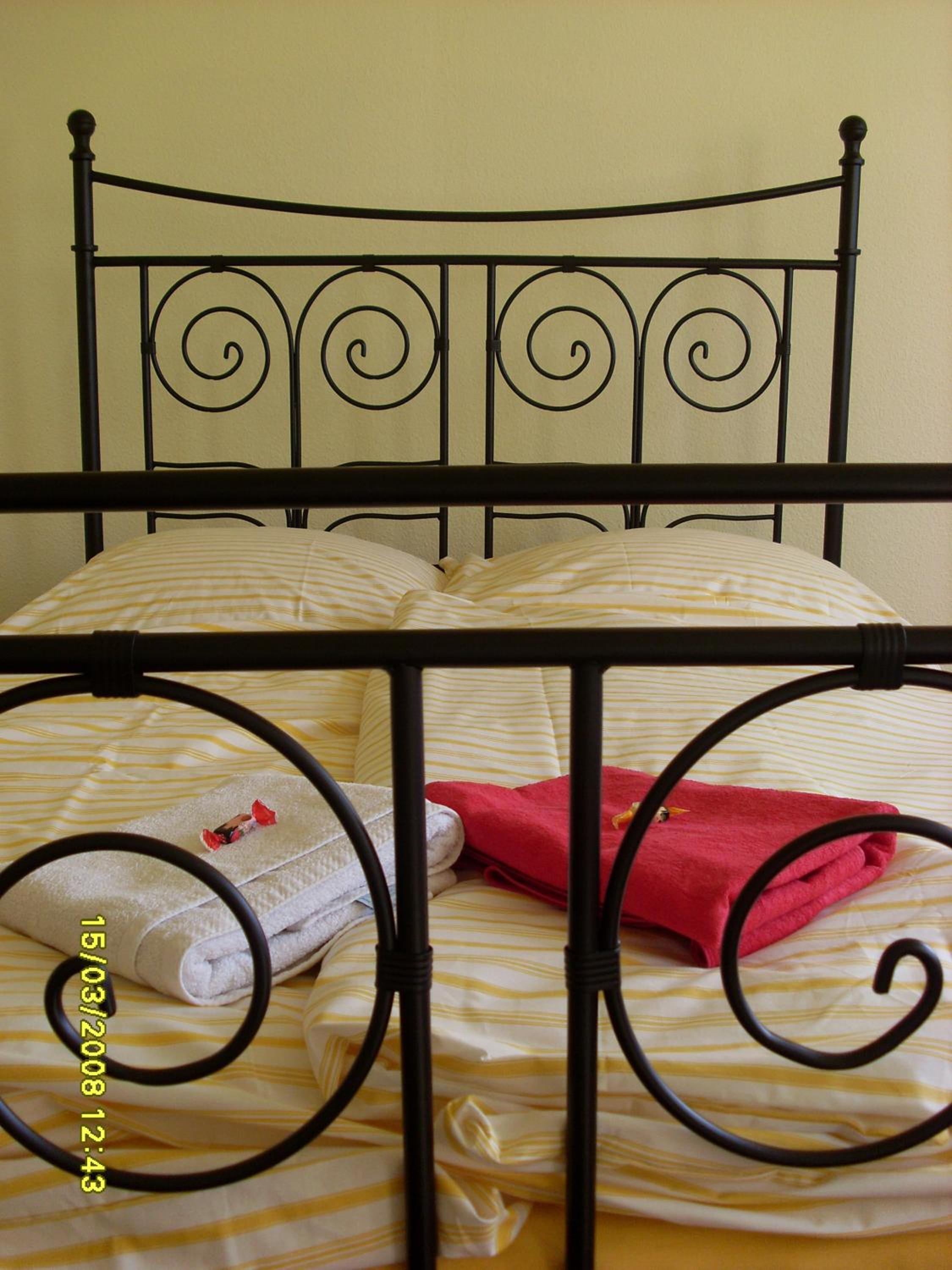 Double Room with Shared Bathroom photo 1