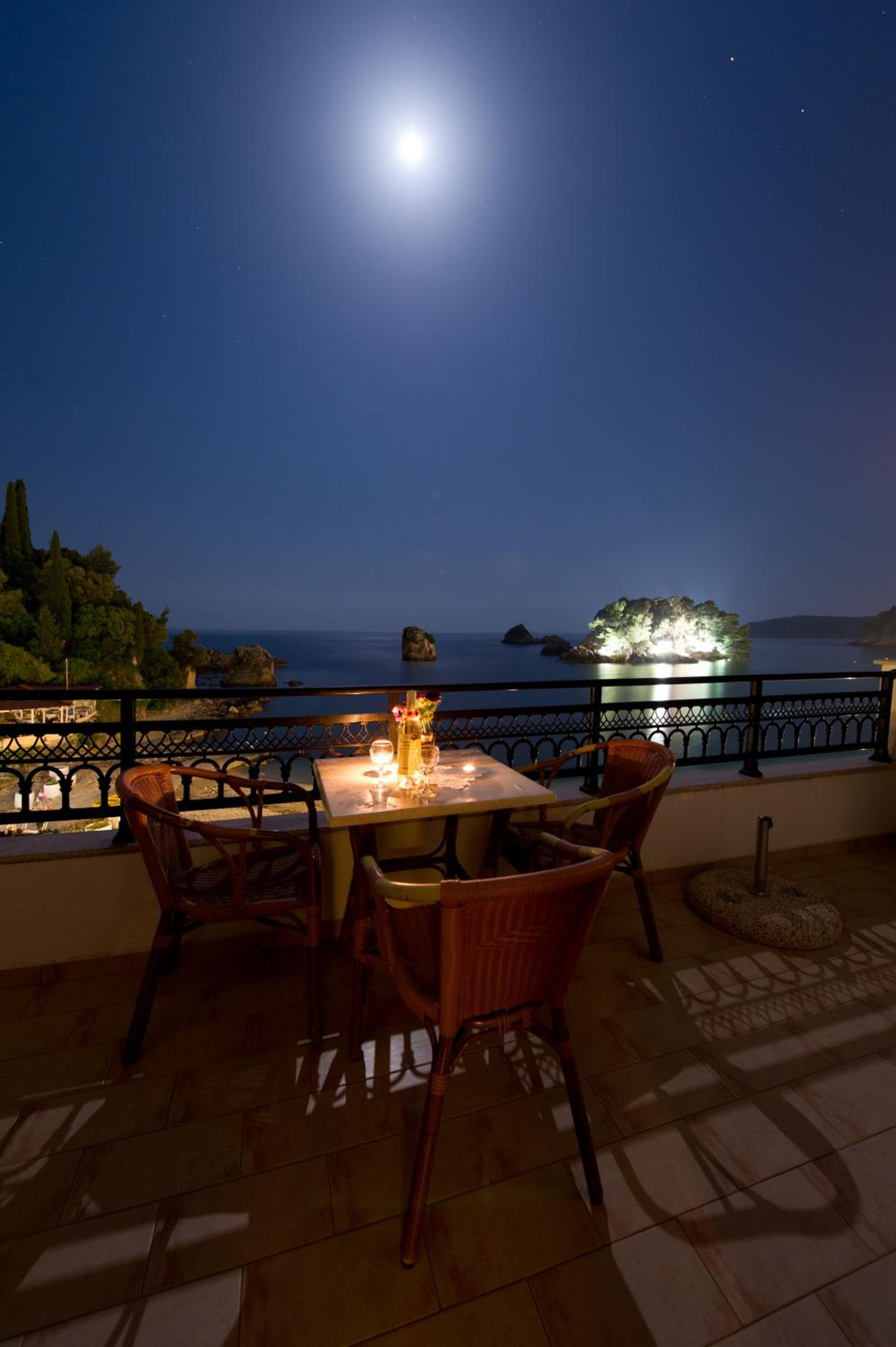 Double or Twin Room with Sea View photo 2