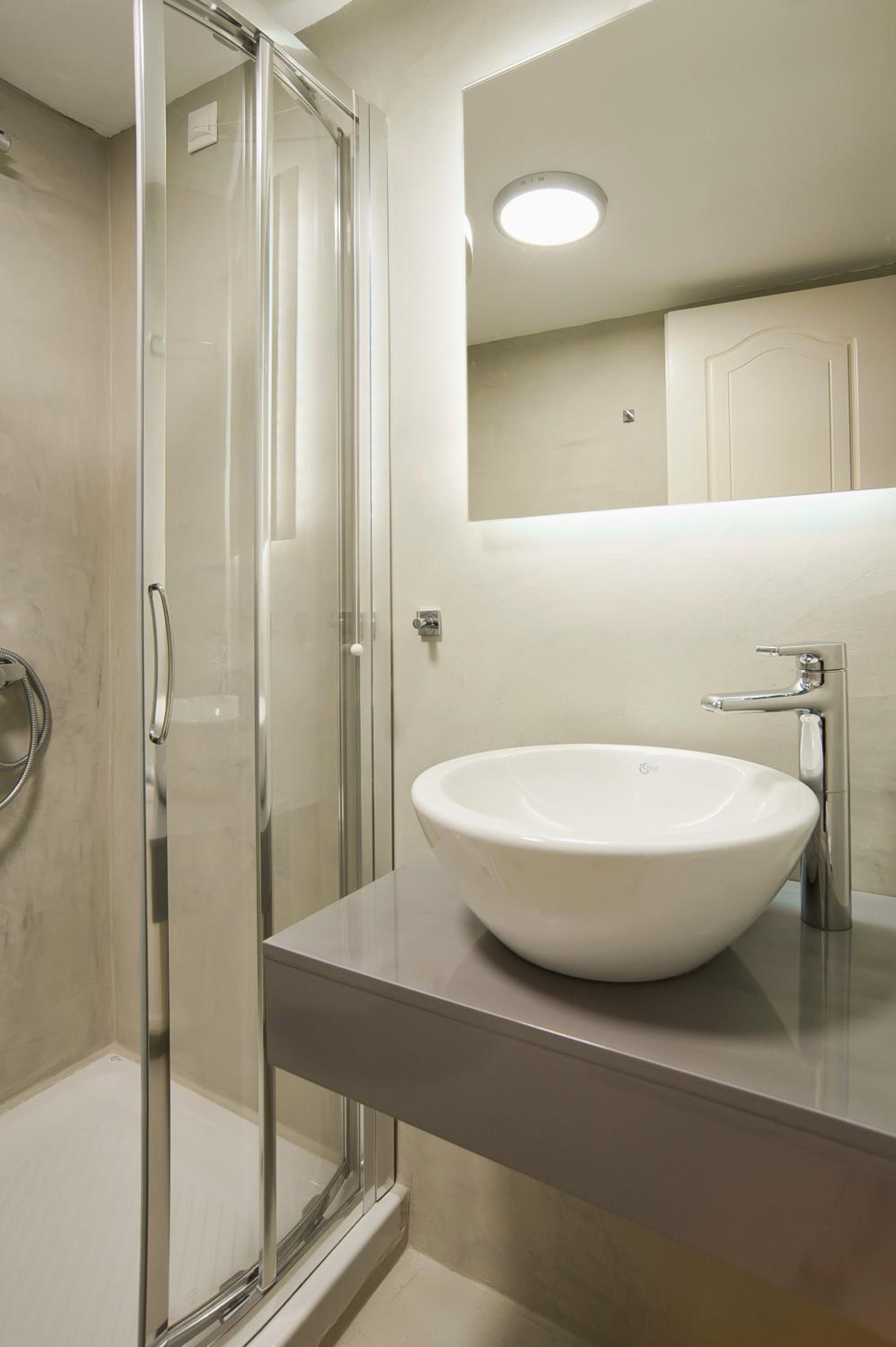 Double or Twin Room with Balcony - Photo 13