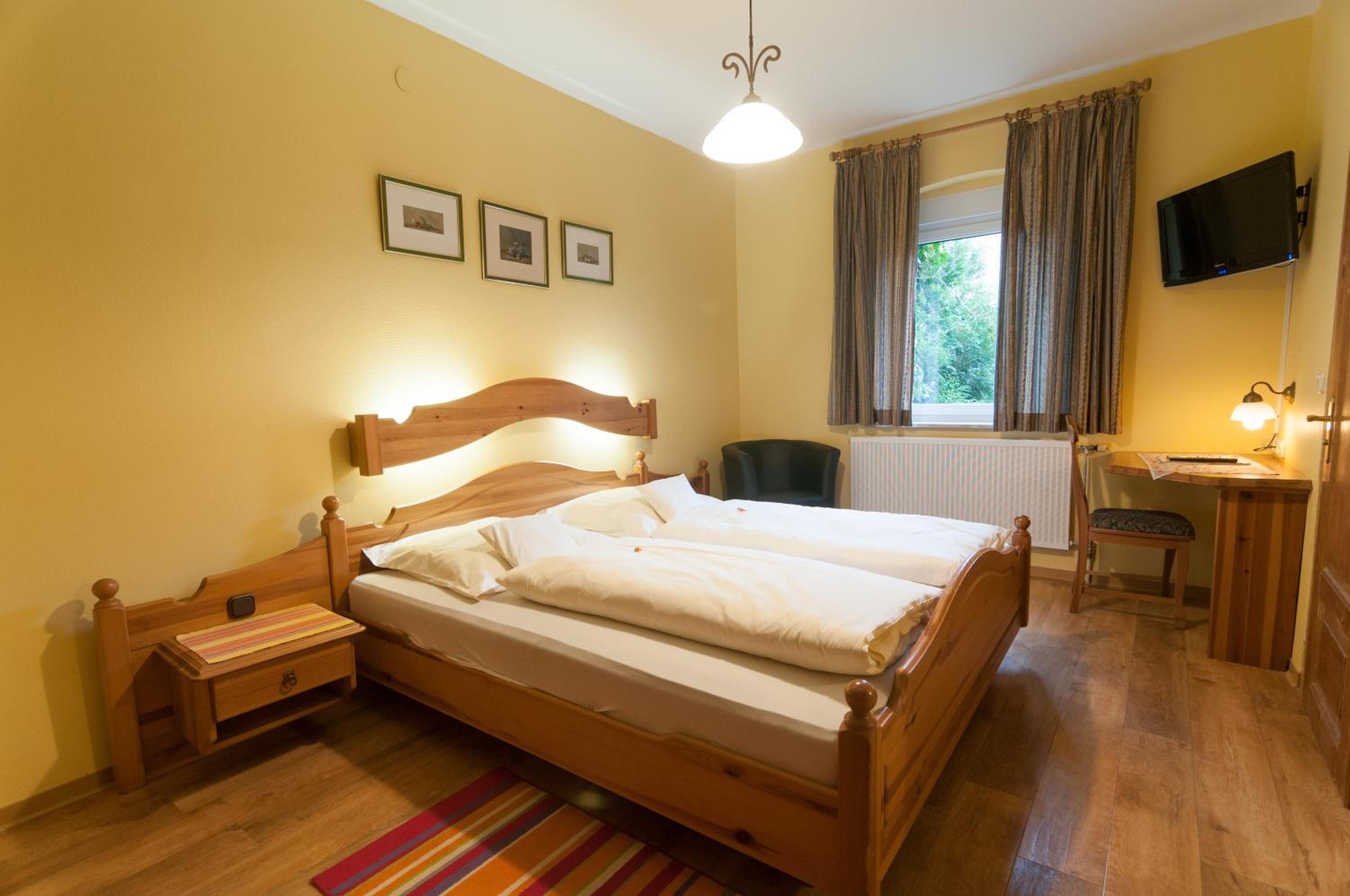 Standard Double Room - Photo 23