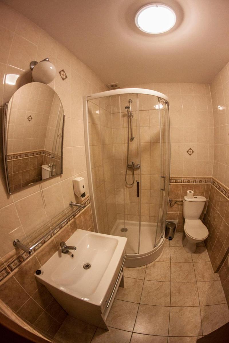 Triple Room with Private Bathroom - Photo 4