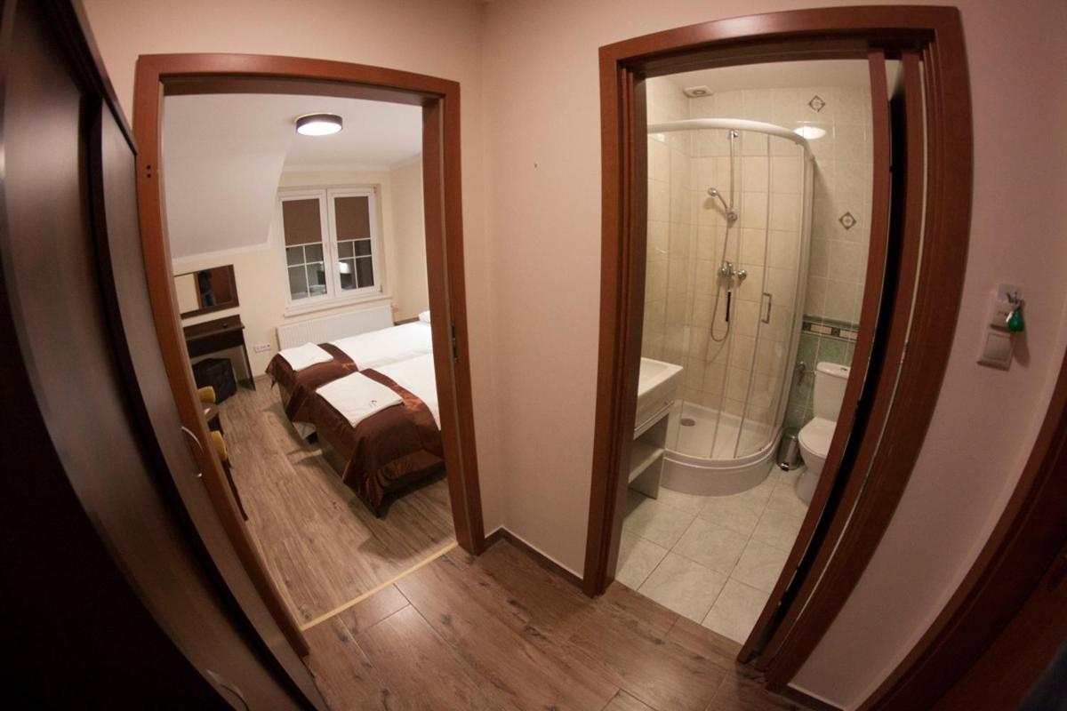 Standard Twin Room - Photo 2