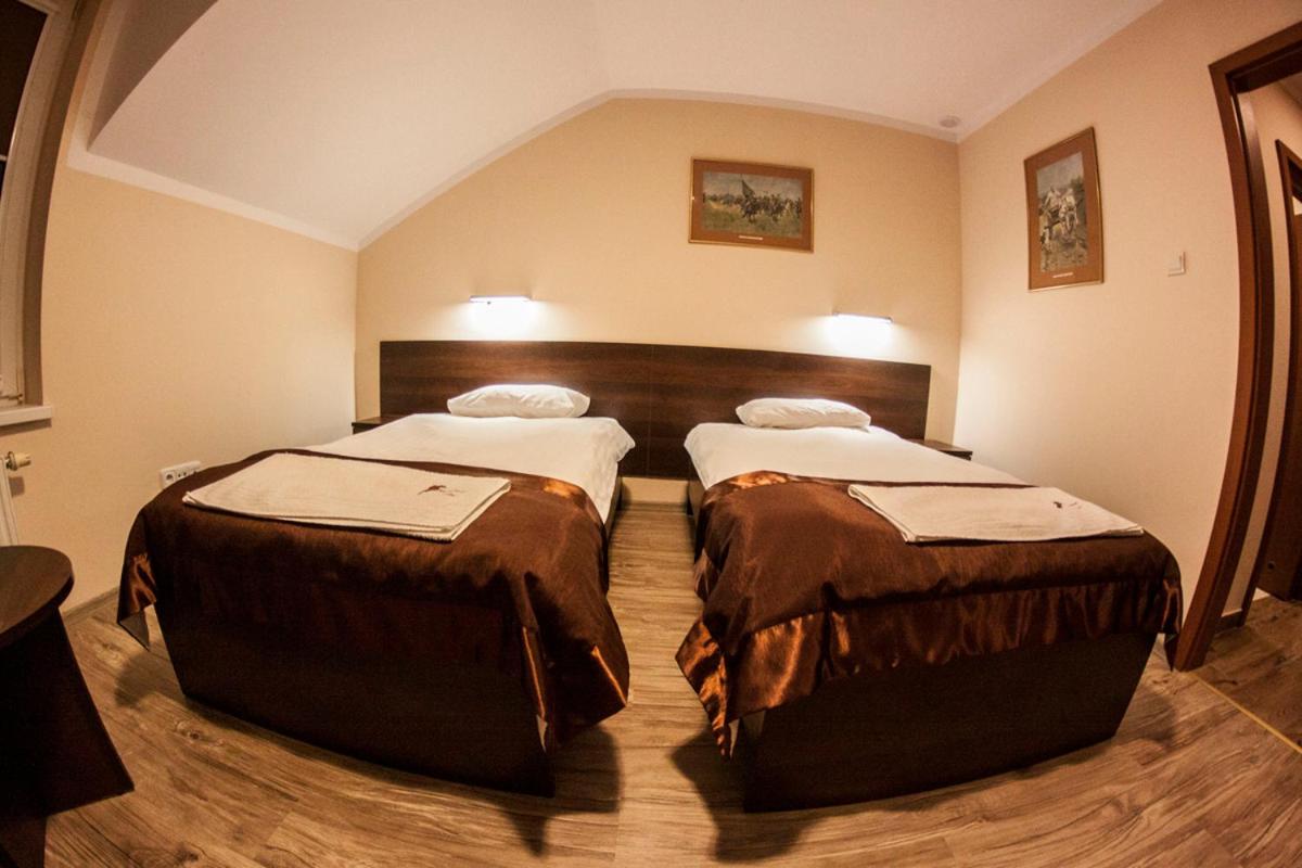 Standard Twin Room - Photo 1