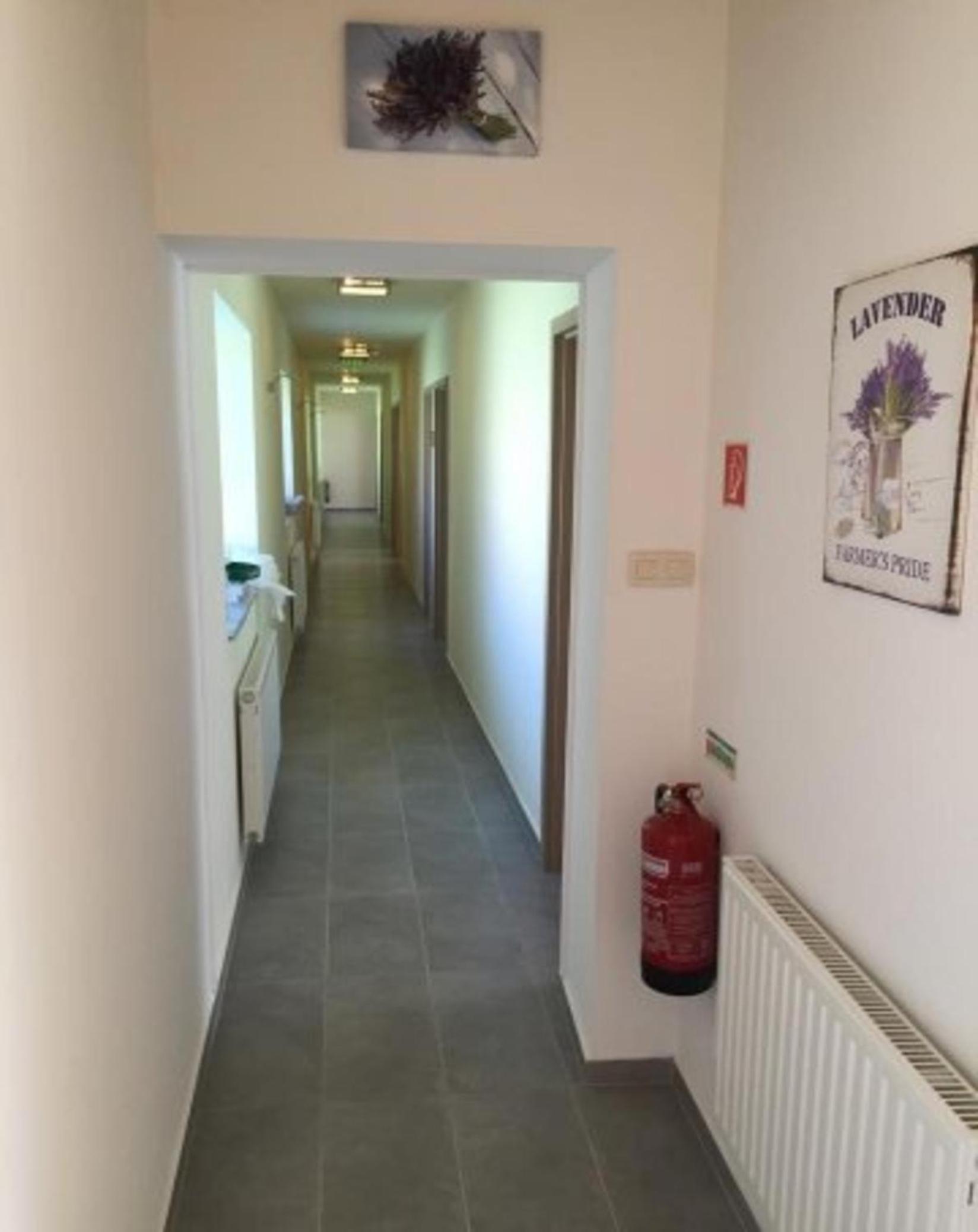Double Room with Private Bathroom - Photo 16