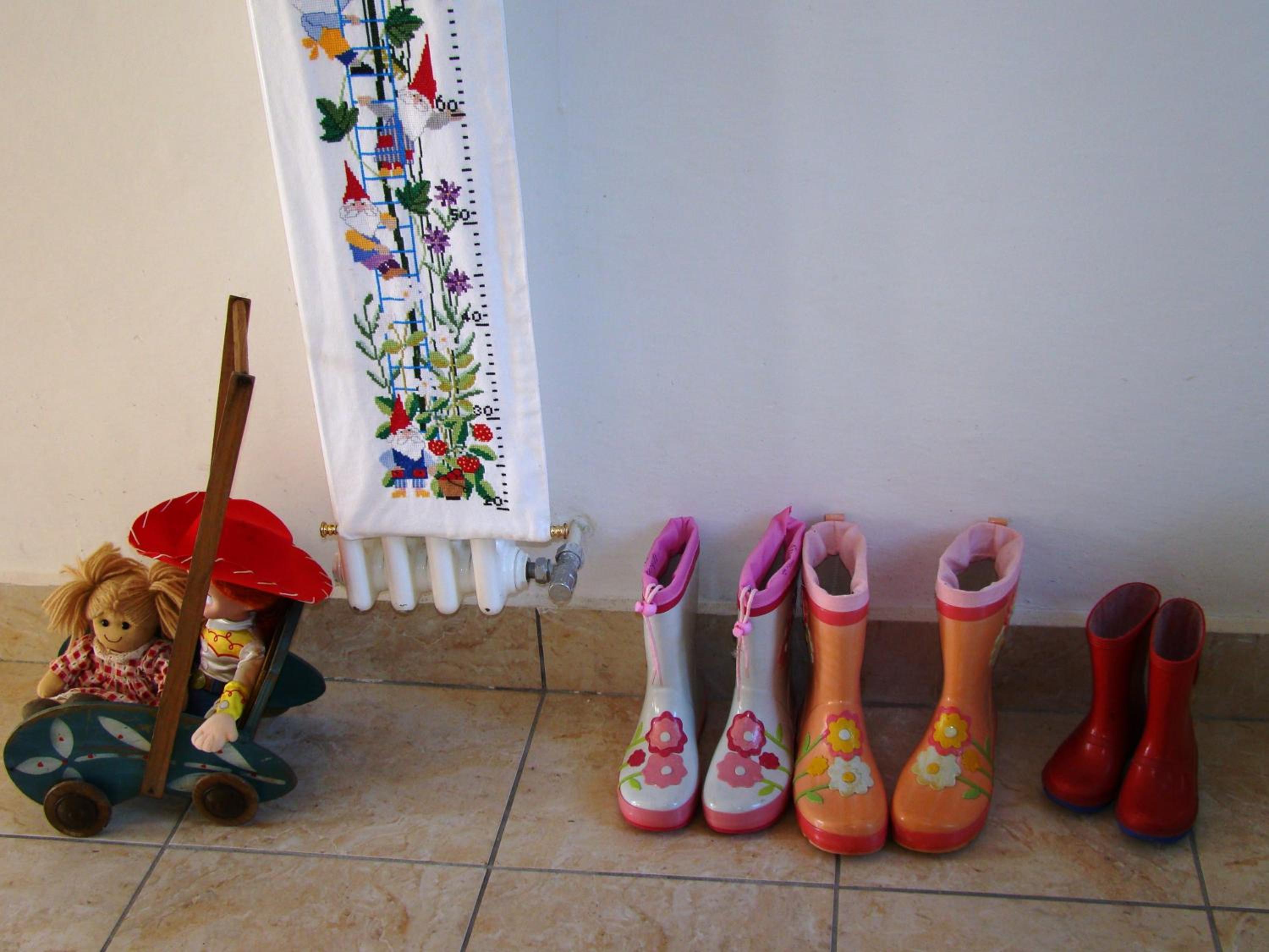 Two-Bedroom House - Photo 2