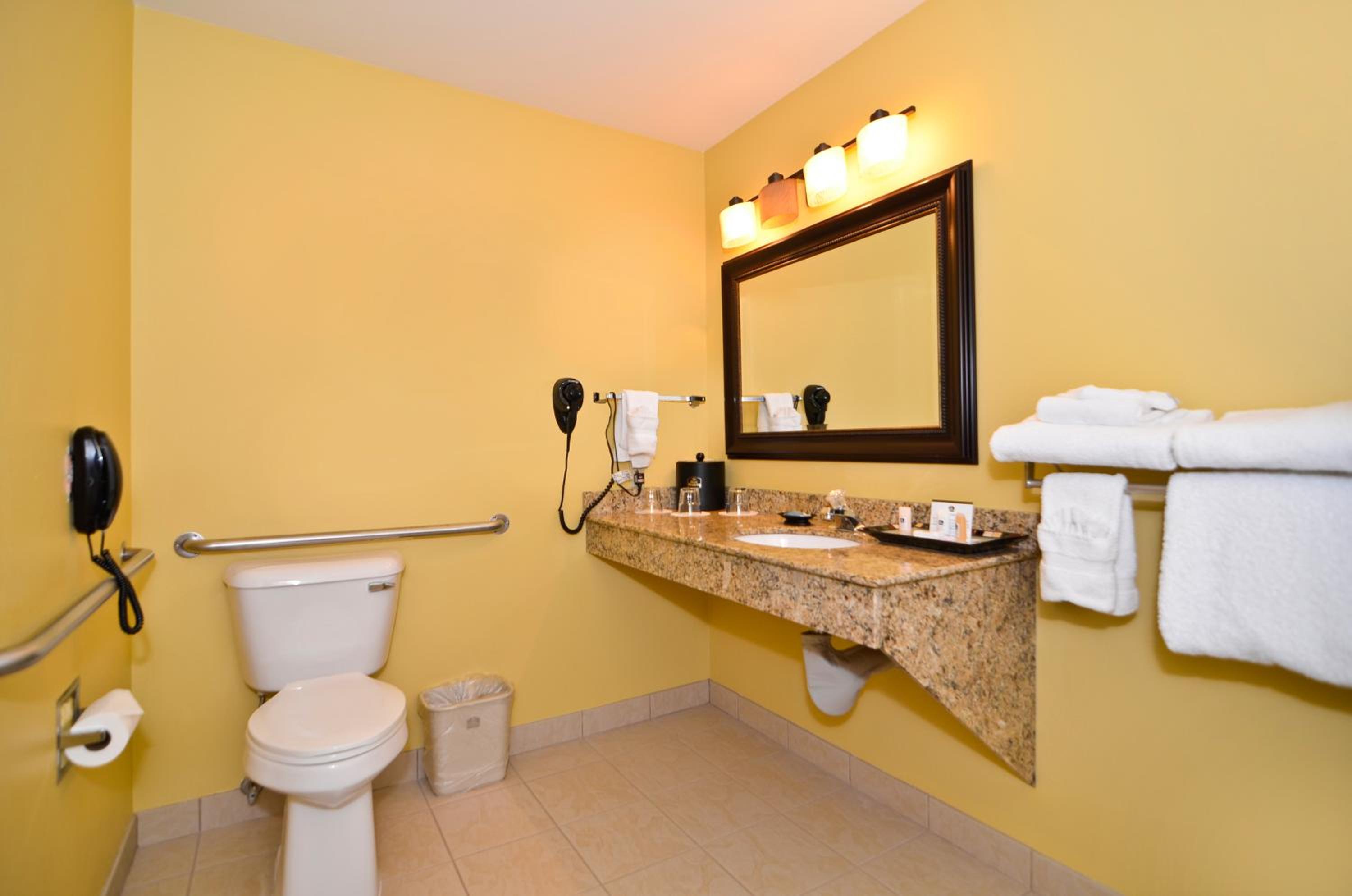 King Suite with Spa Bath and Fireplace - Non-Smoking - Photo 2