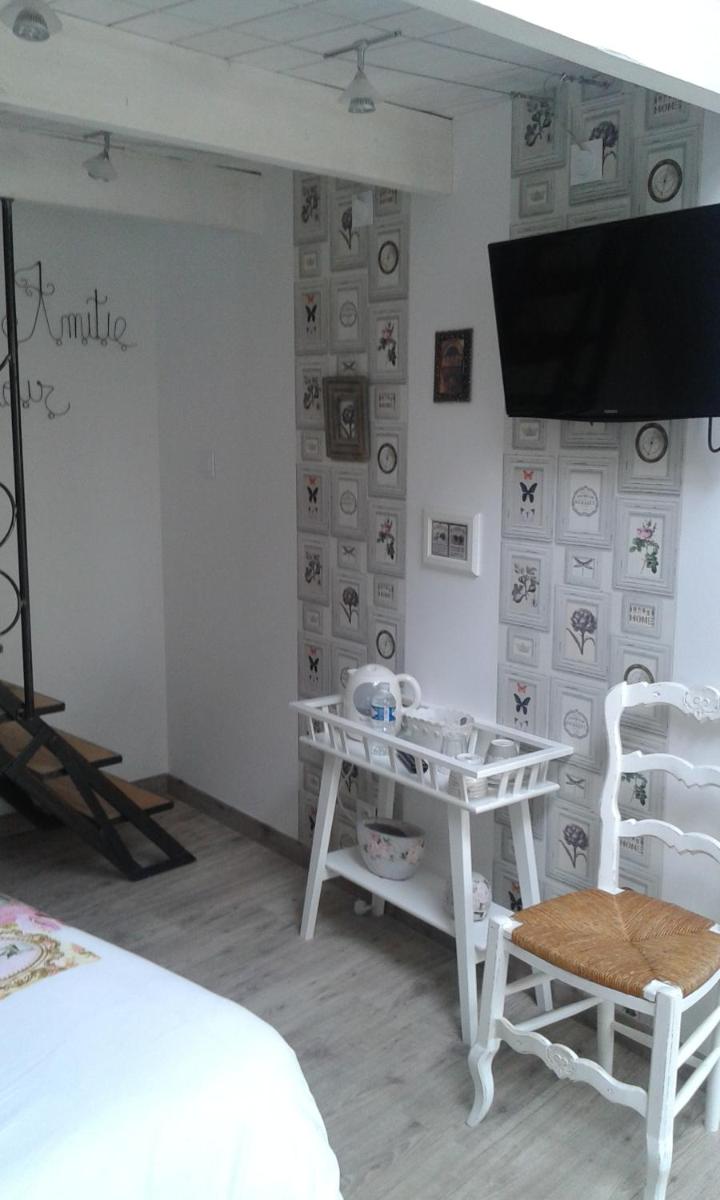 Family Room photo 3