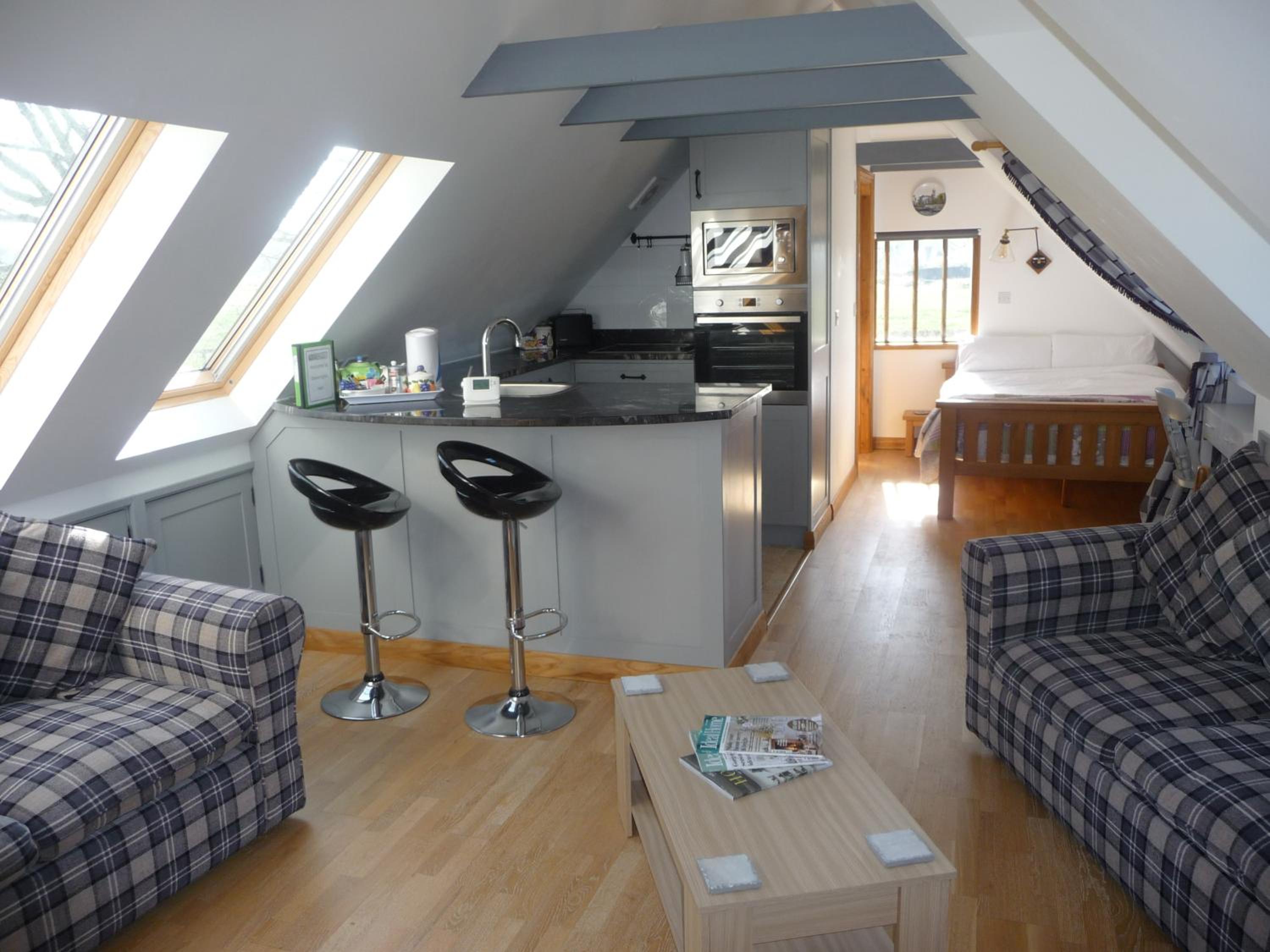 Studio Apartment - Photo 1