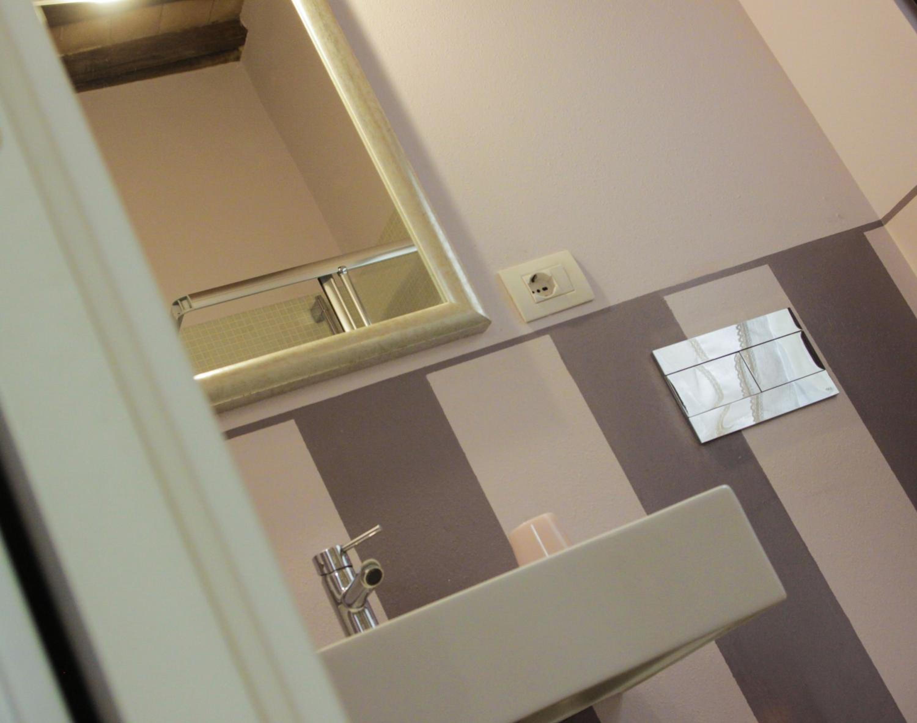 Double Room - Photo 17