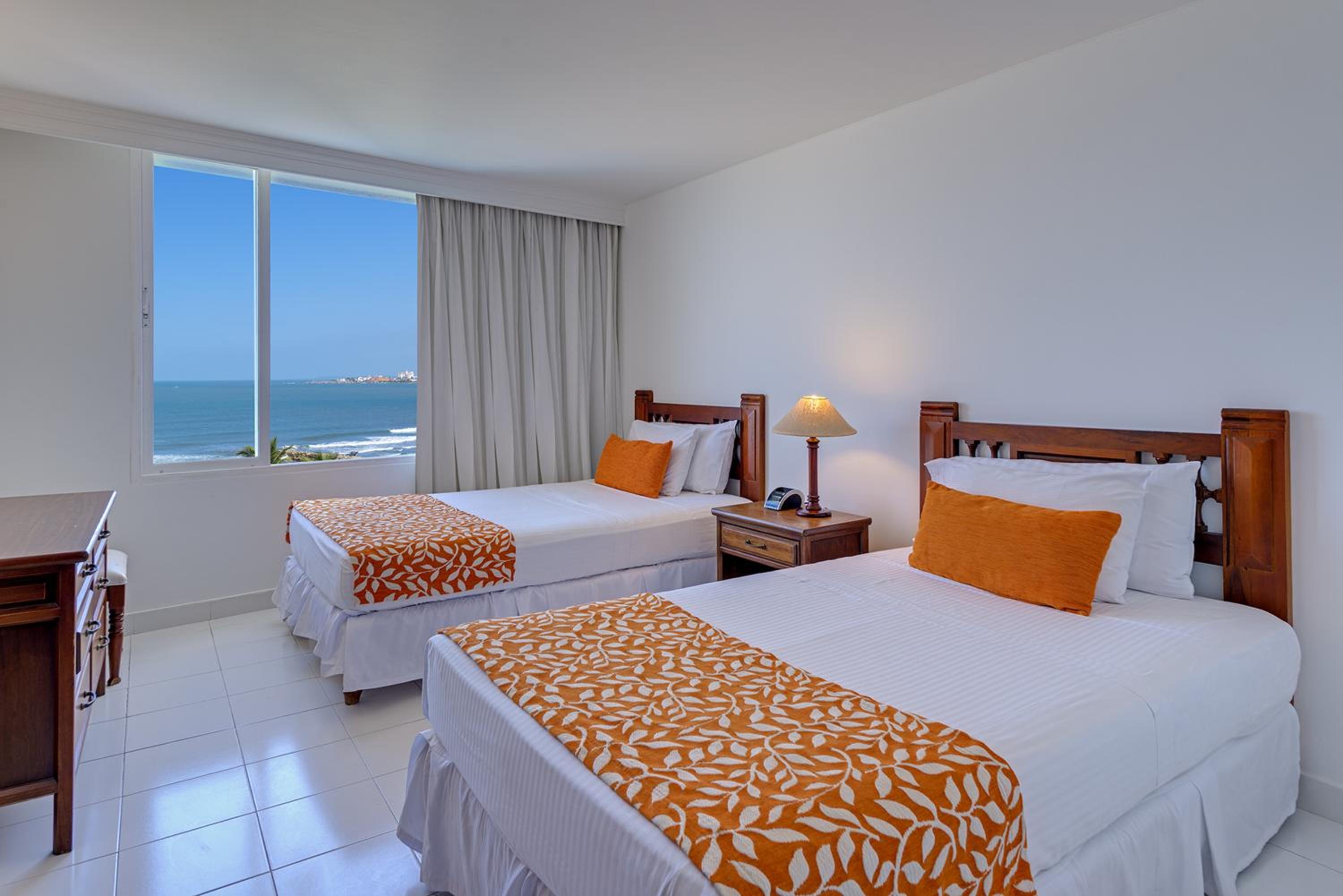 Standard Suite with Sea View - Photo 6