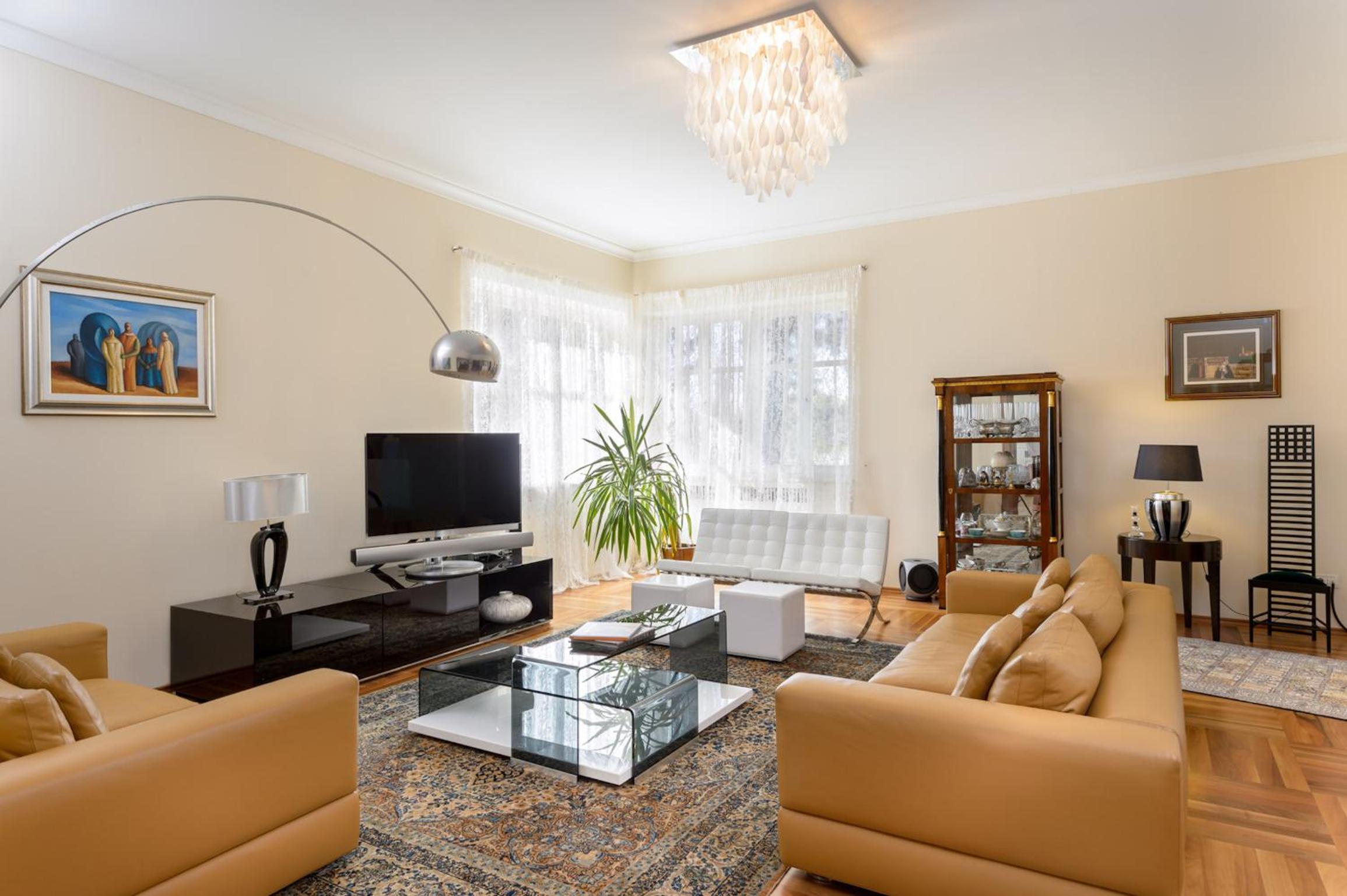 Deluxe Villa