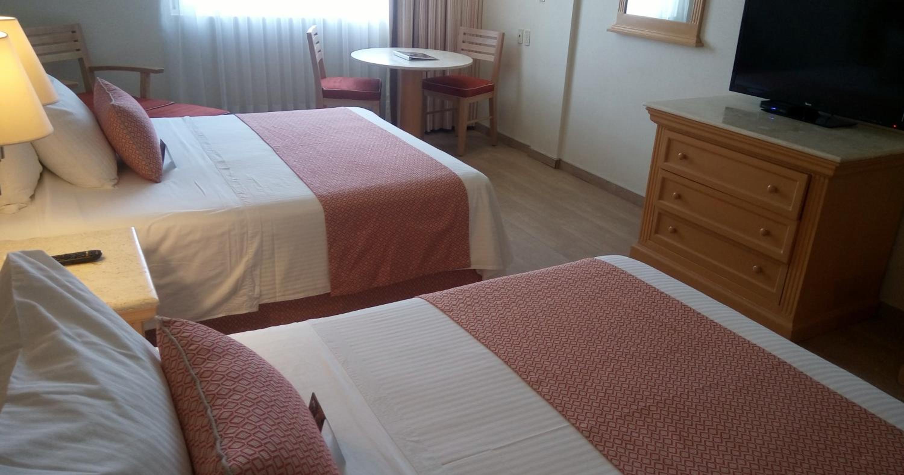 Queen Room With Two Queen Beds photo 2