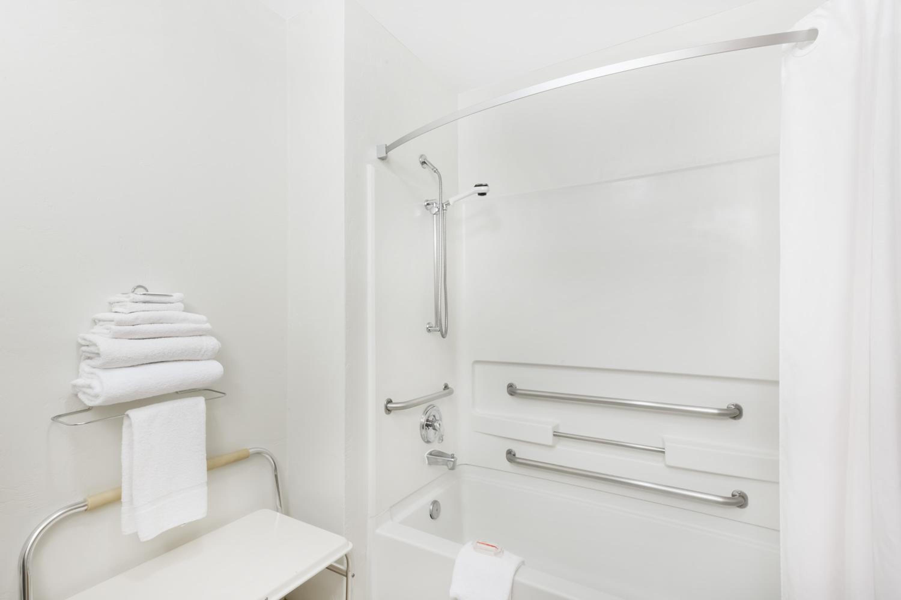 Queen Room - Disability Access/Non-Smoking - Photo 3