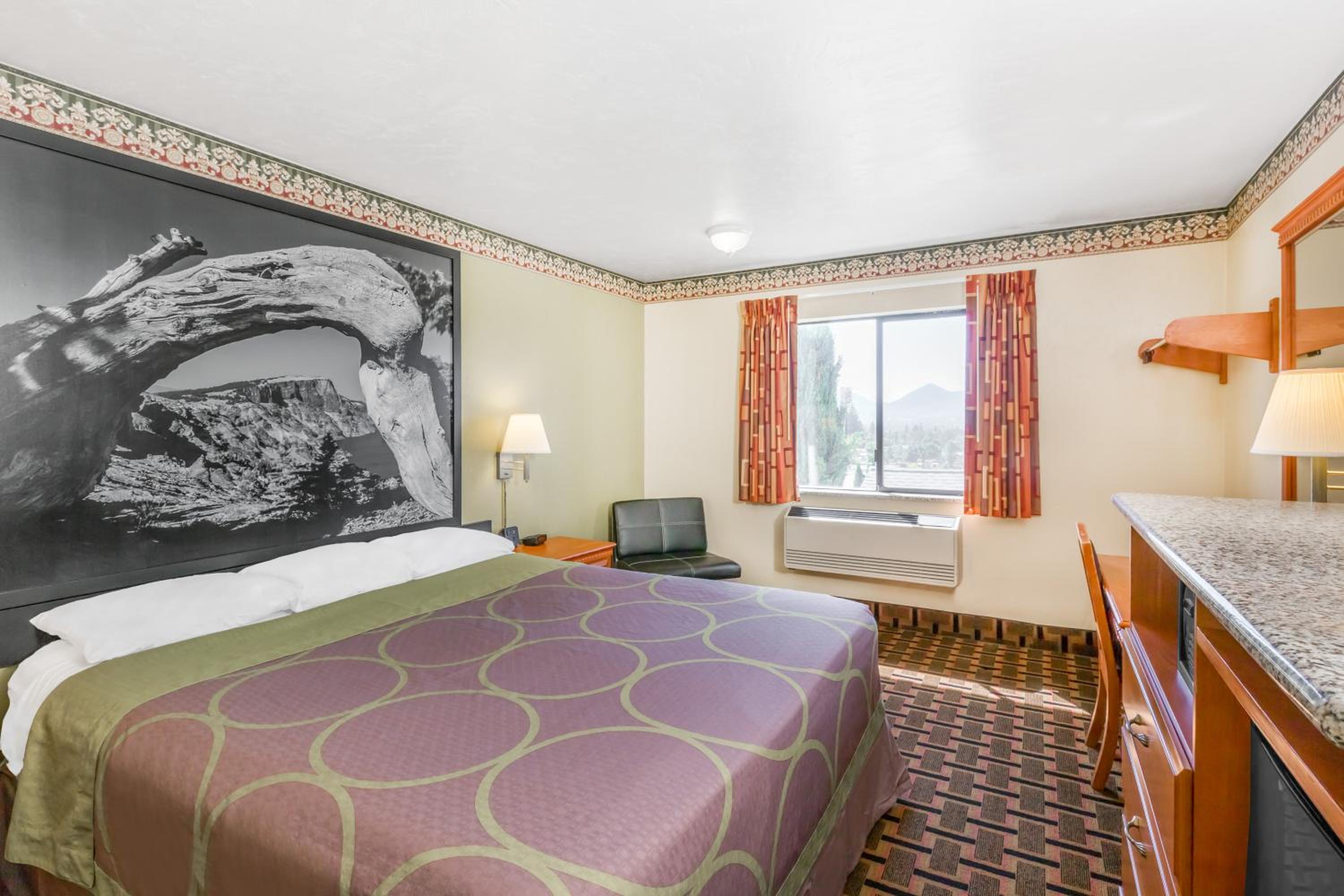 King Room - Non-Smoking - Photo 1