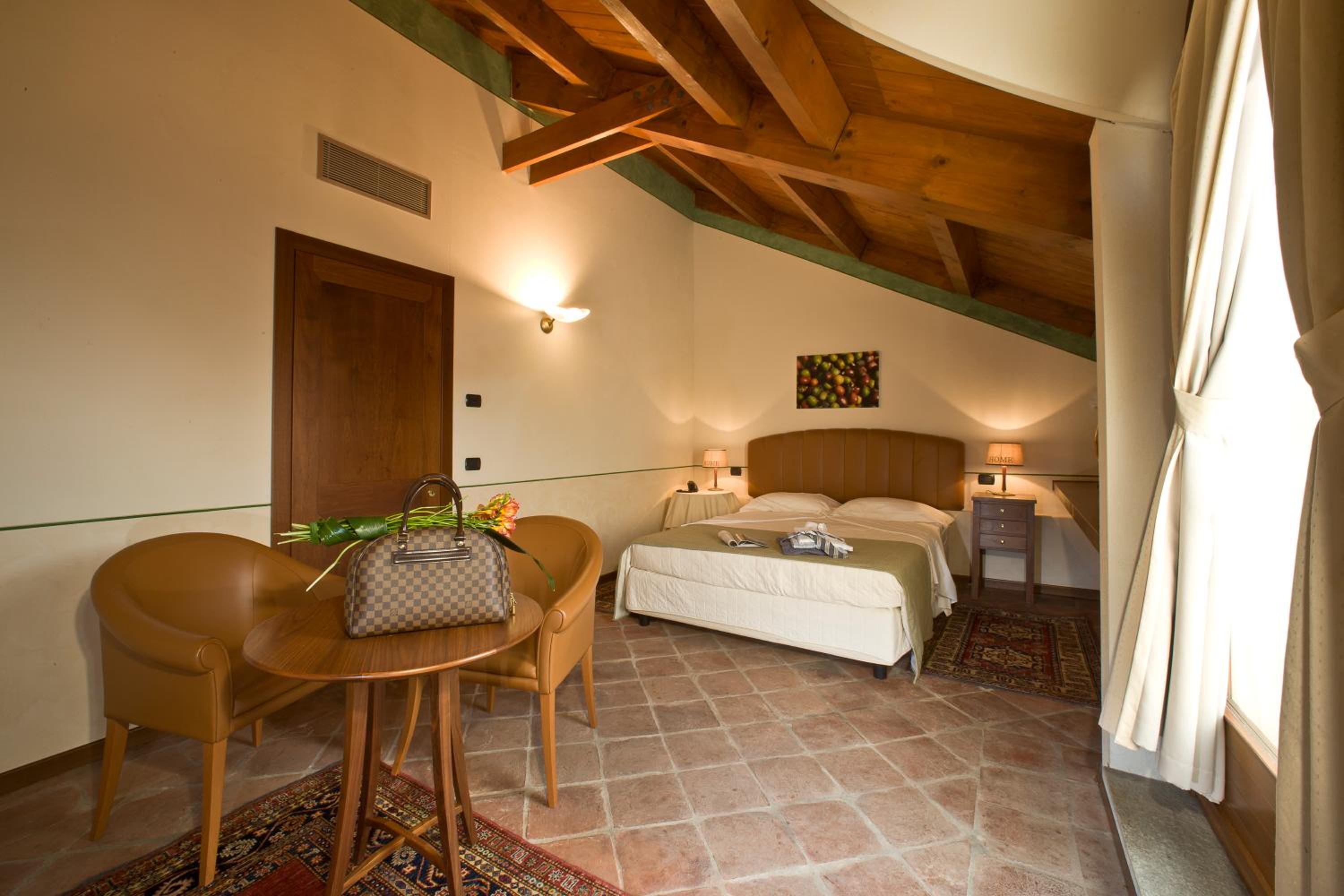 Superior Double Room - Photo 1