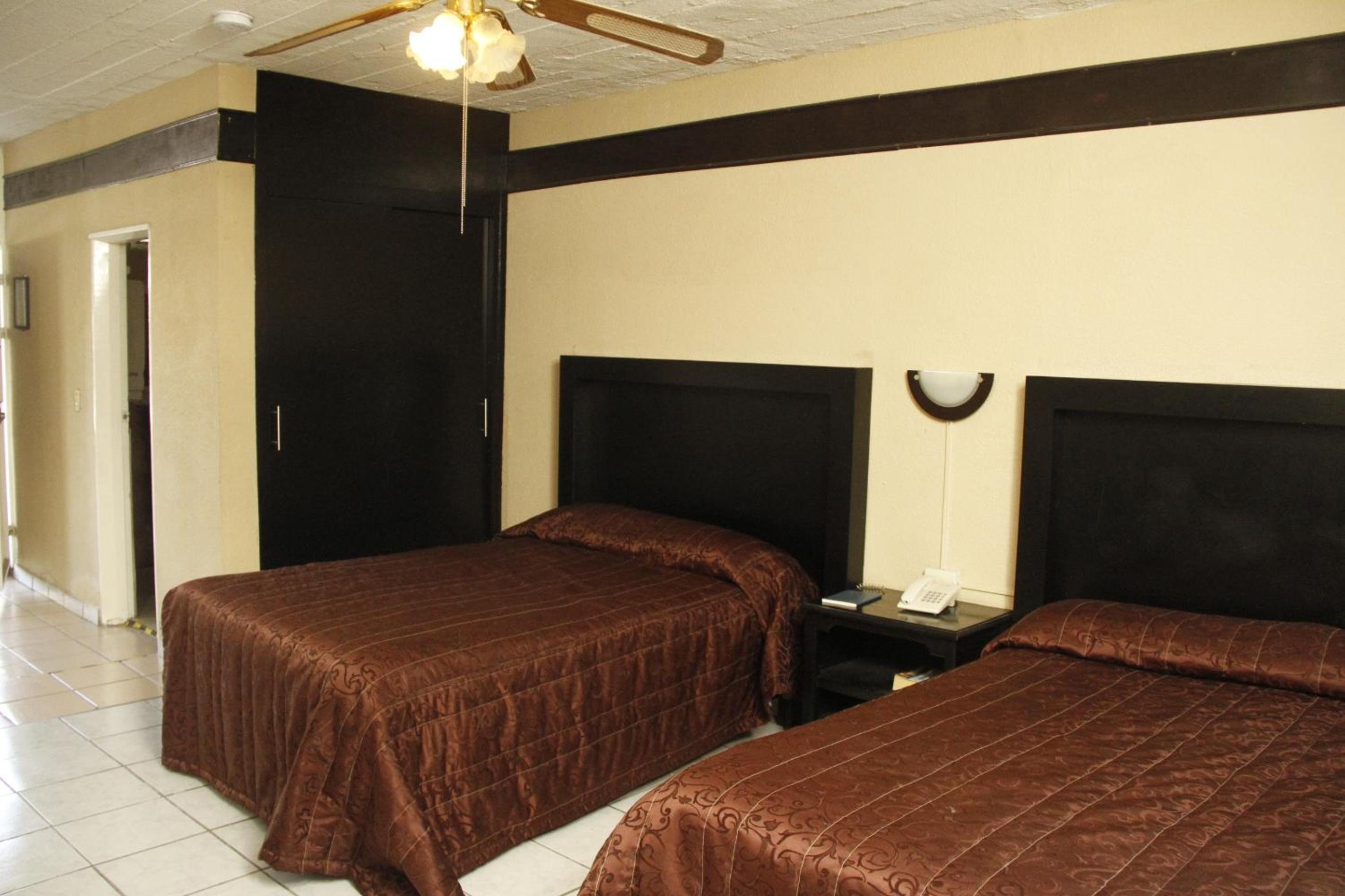 Deluxe Double Room with Two Double Beds photo 3