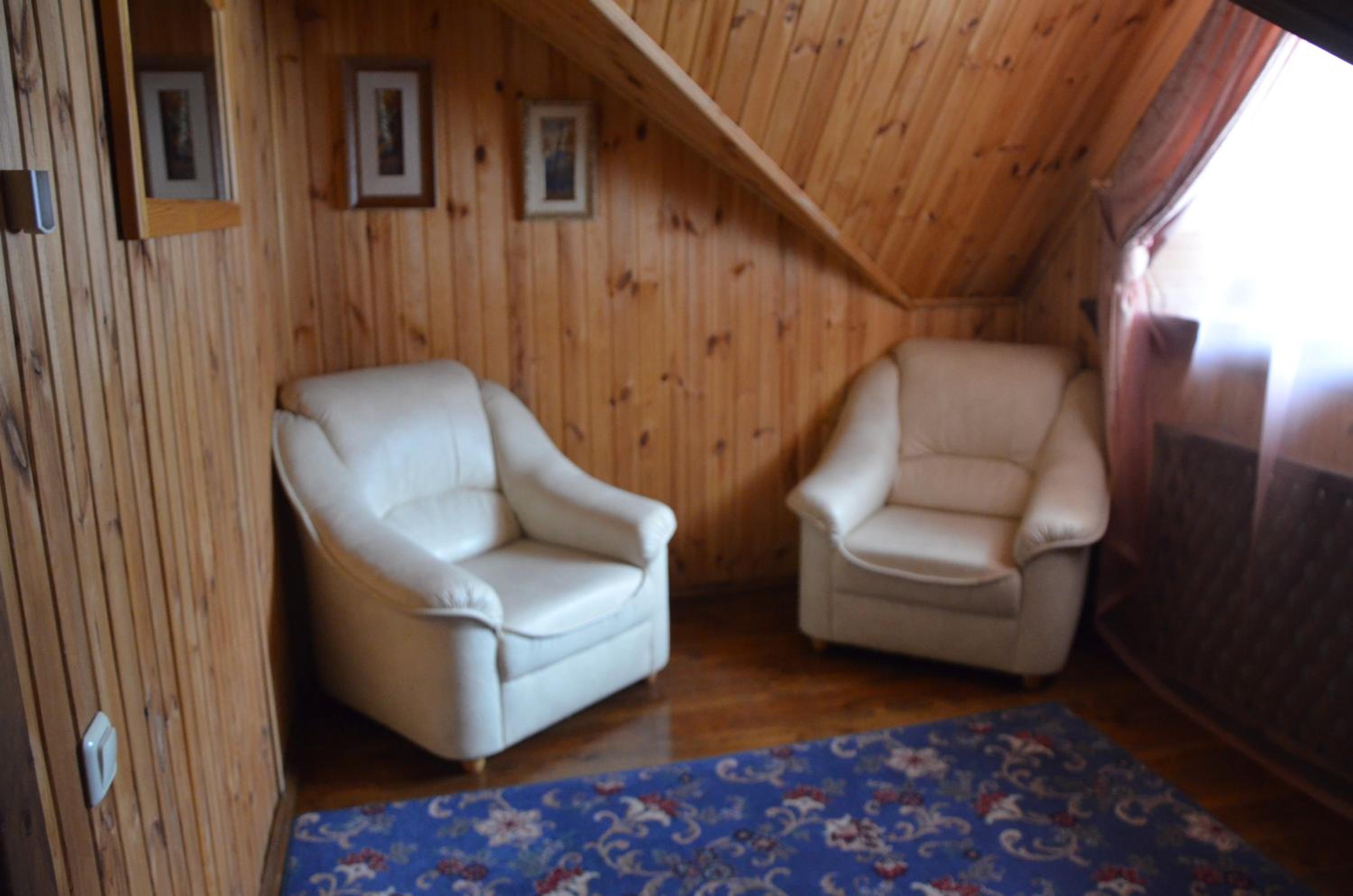 Family Room with Private Bathroom photo 3