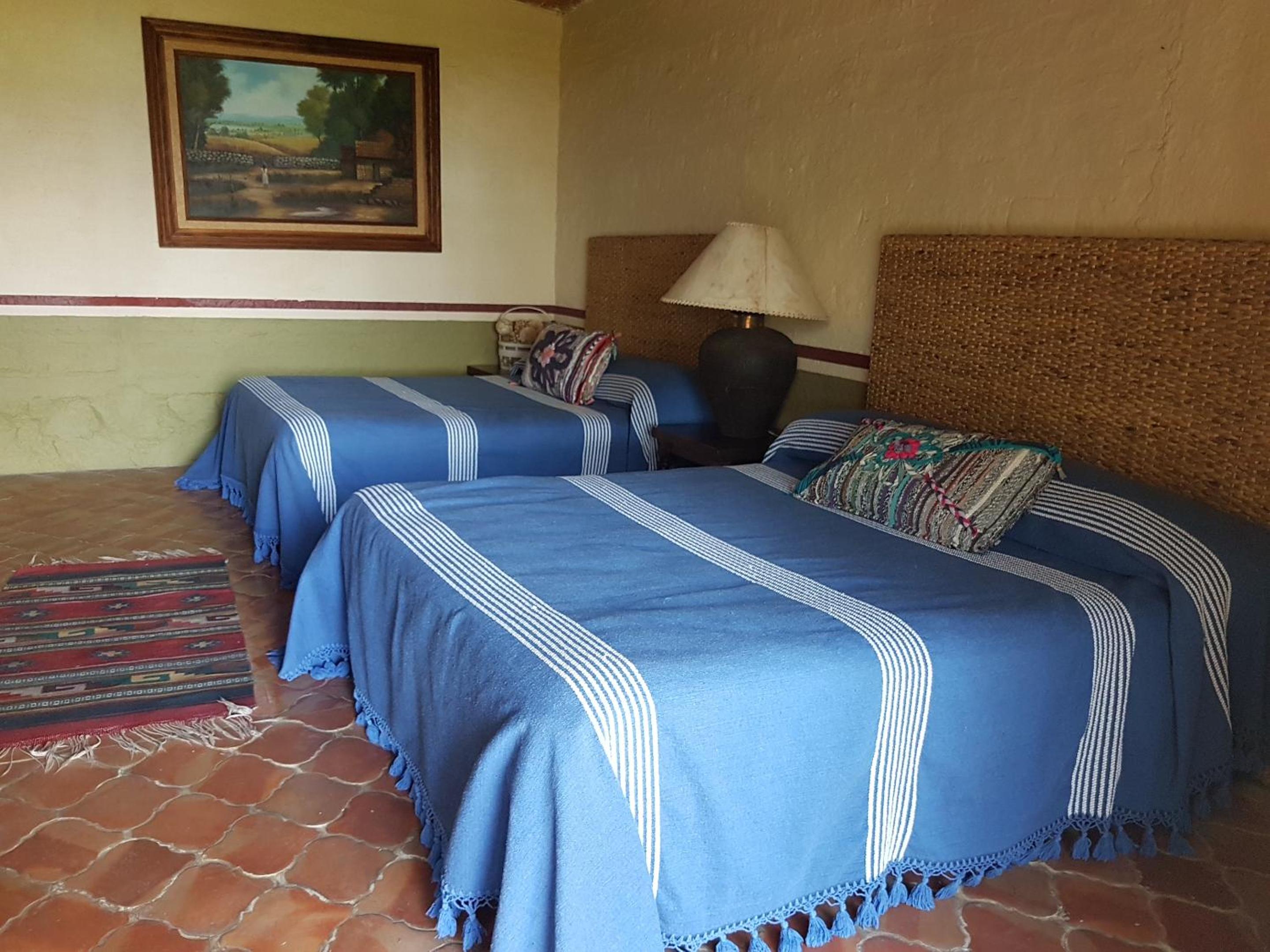 Deluxe Queen Room with Two Queen Beds - Photo 3