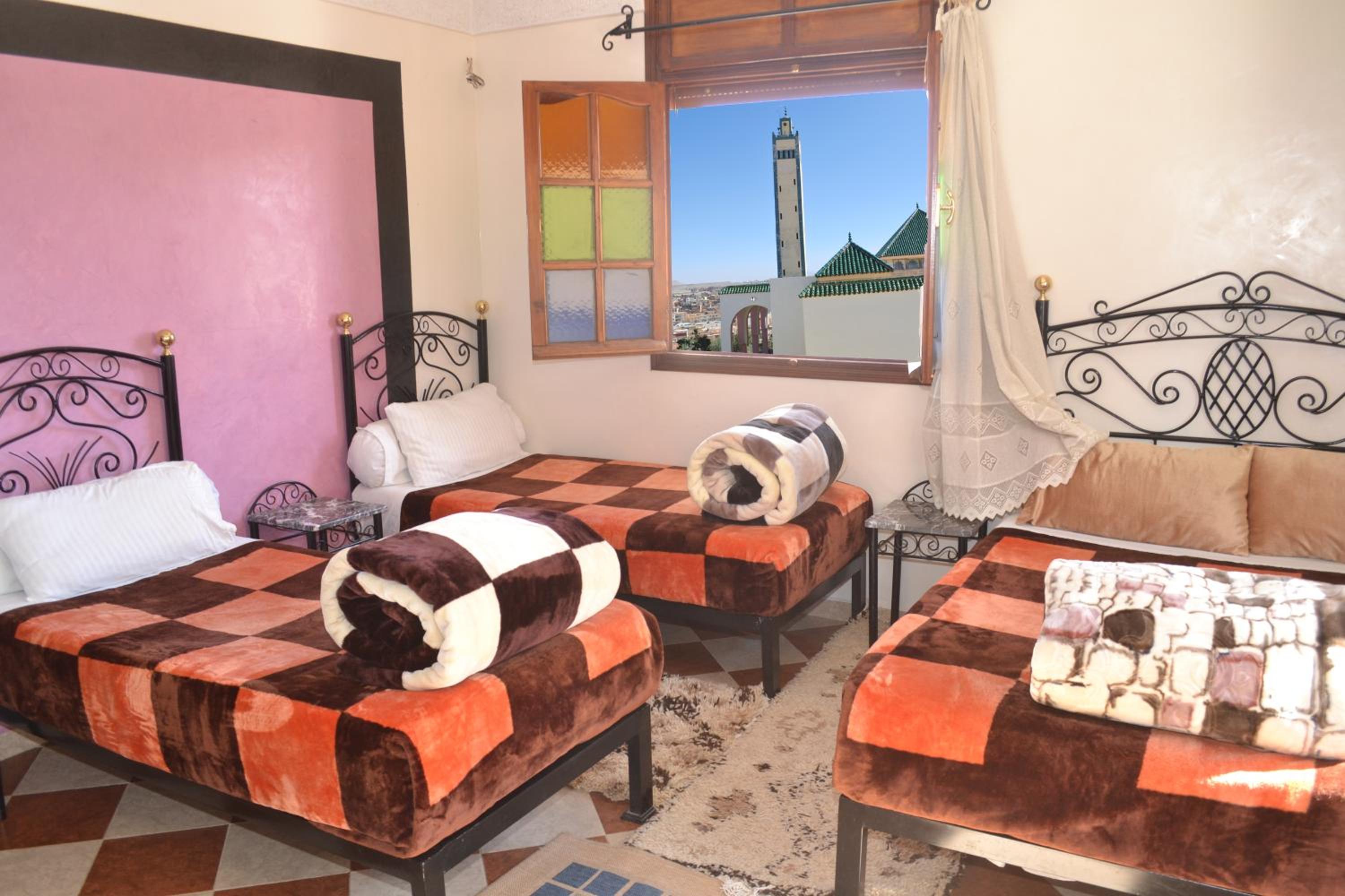 Triple Room with Private Bathroom - Photo 3