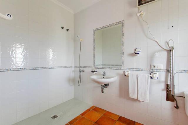 Double Room - Disability Access photo 3