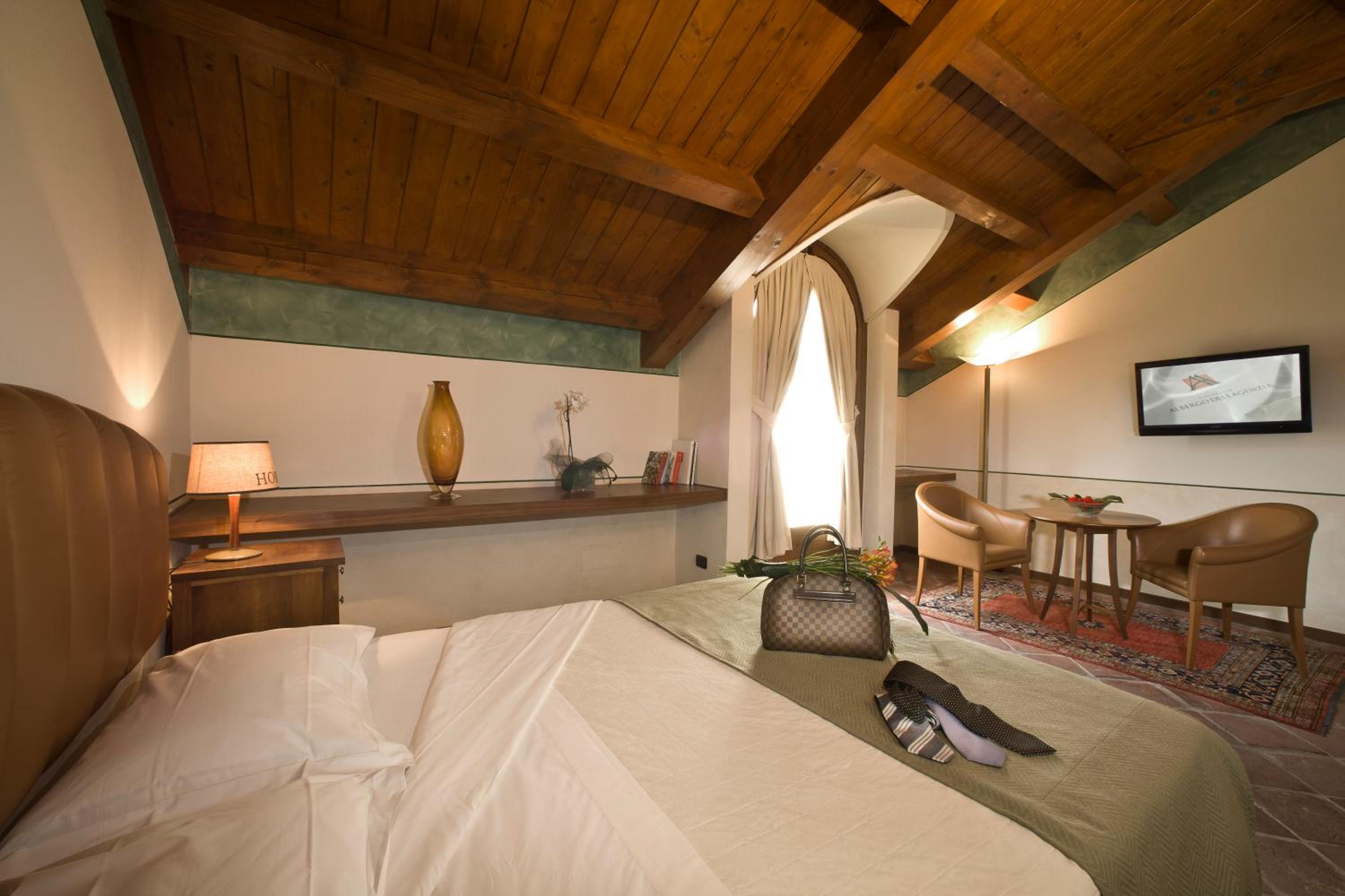 Superior Double Room - Photo 4
